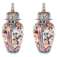 Pareja de Jarrones Japoneses Cubiertos de Porcelana Rosa Imari