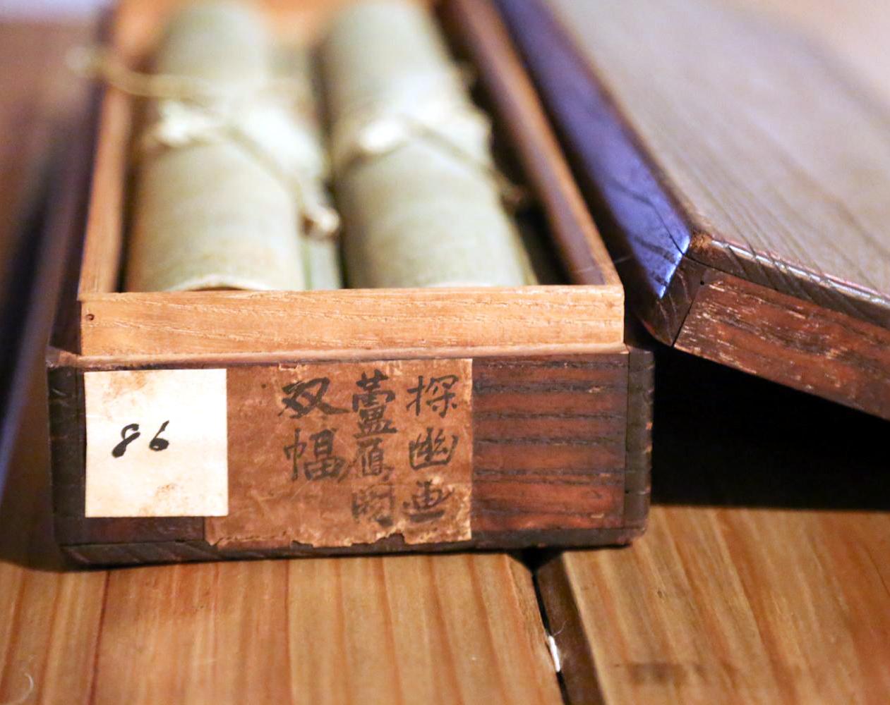 Paar japanische hängende Schriftrollen mit Tusche Kano Tanyu im Angebot 3
