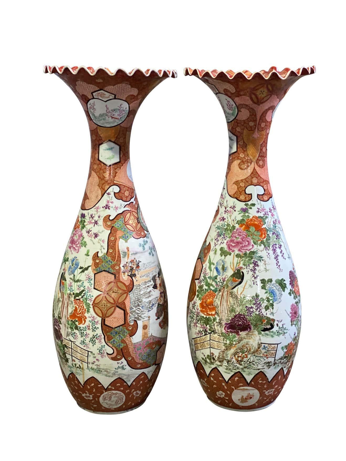 Pair of Japanese Kutani Vases, 19th Century For Sale 3