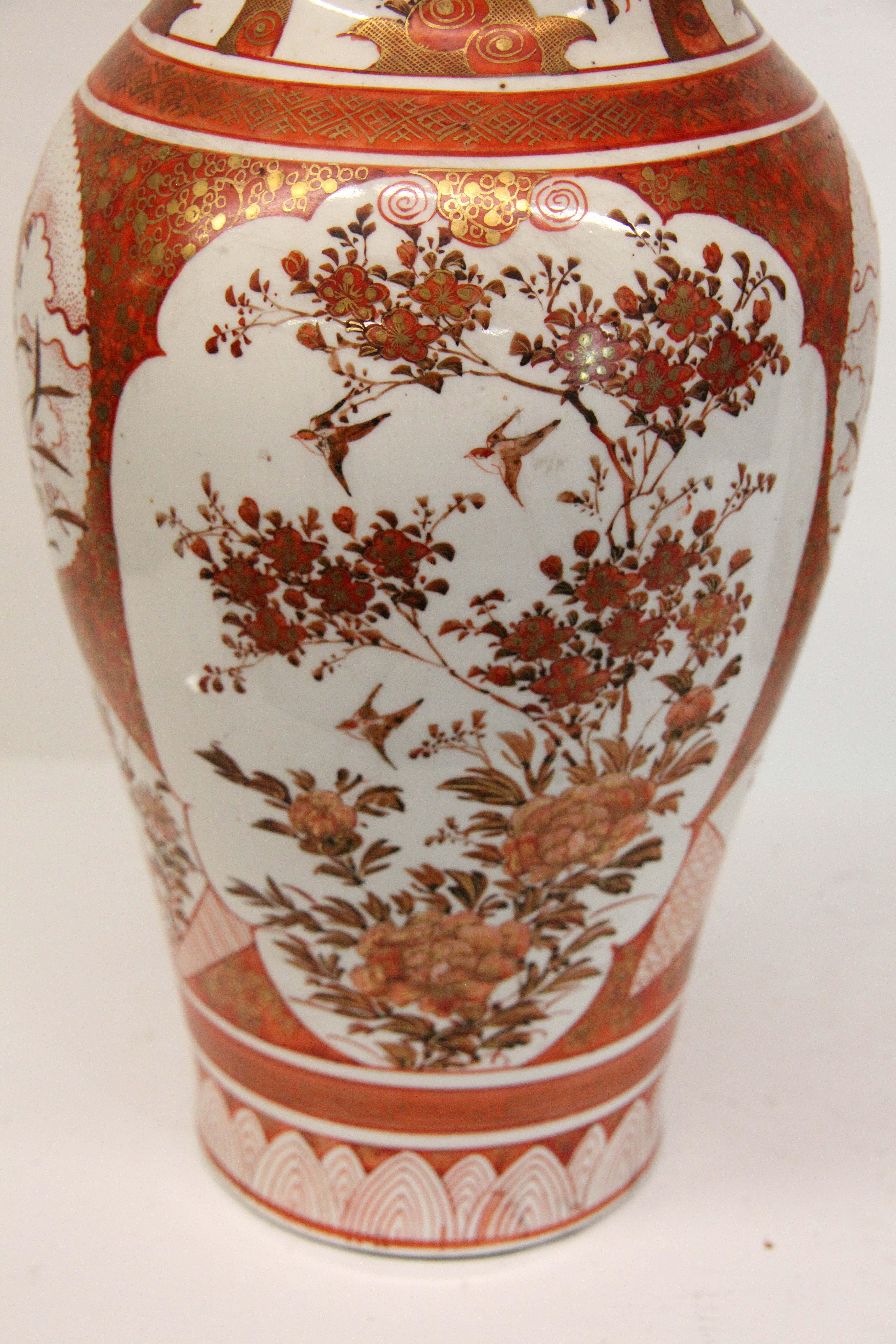 Porcelaine Paire de vases japonais Kutani en vente
