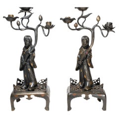 Pareja de grandes candelabros japoneses Estatua de bronce con incrustaciones de oro, 1868-1912