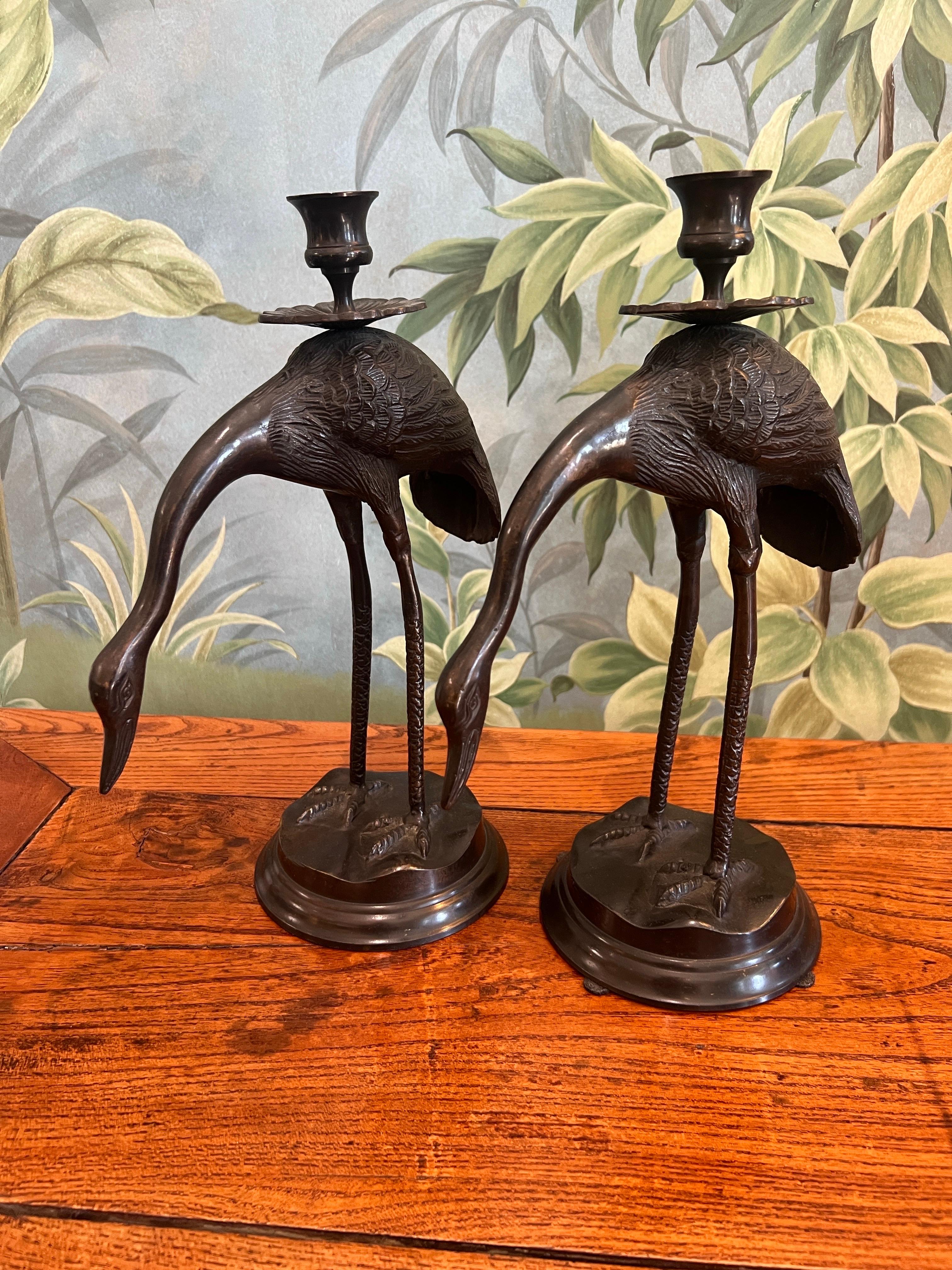 Paar japanische Meiji-Bronze-Kranichform-Kerzenleuchter im Angebot 3