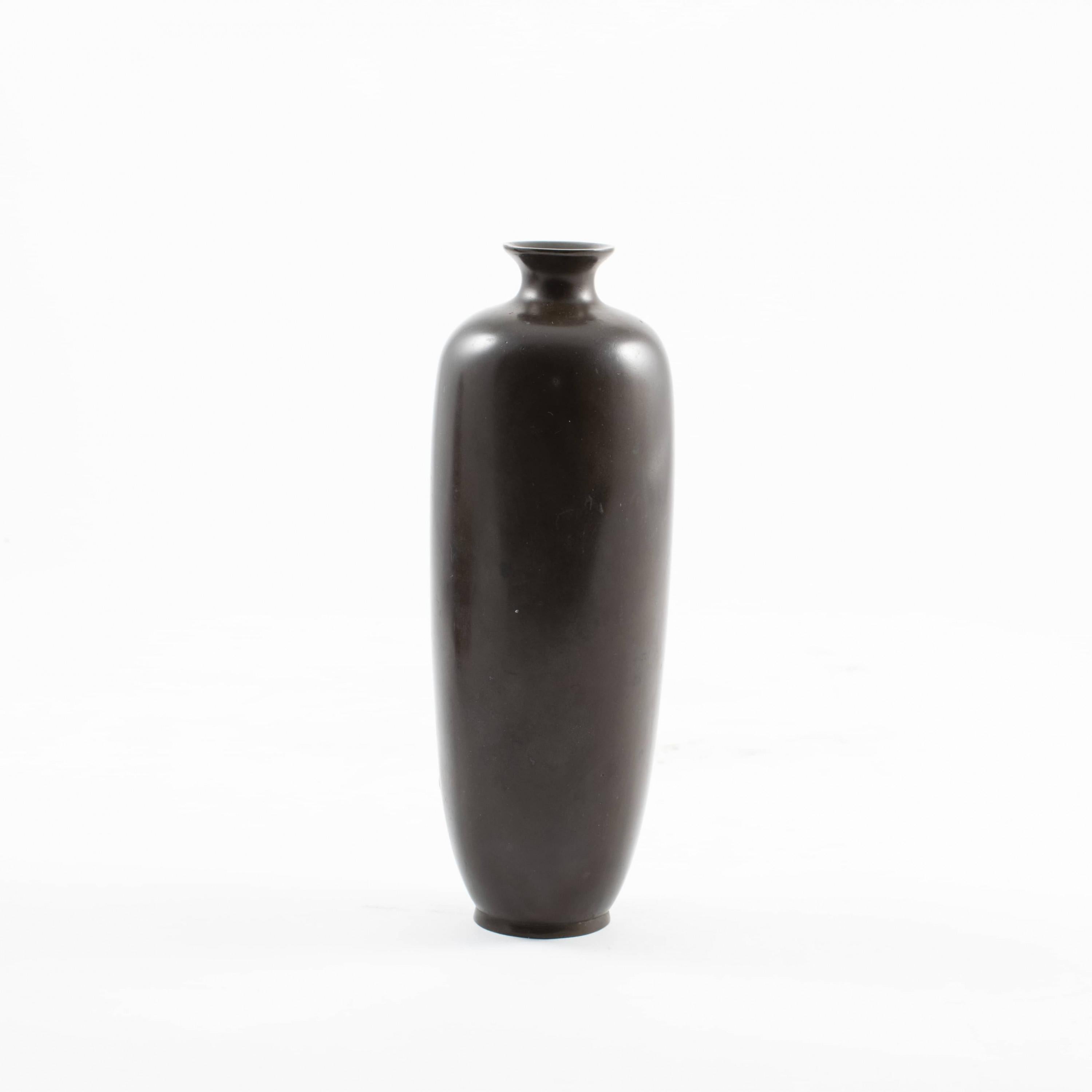 Pair of Japanese Meiji Bronze Vases 8