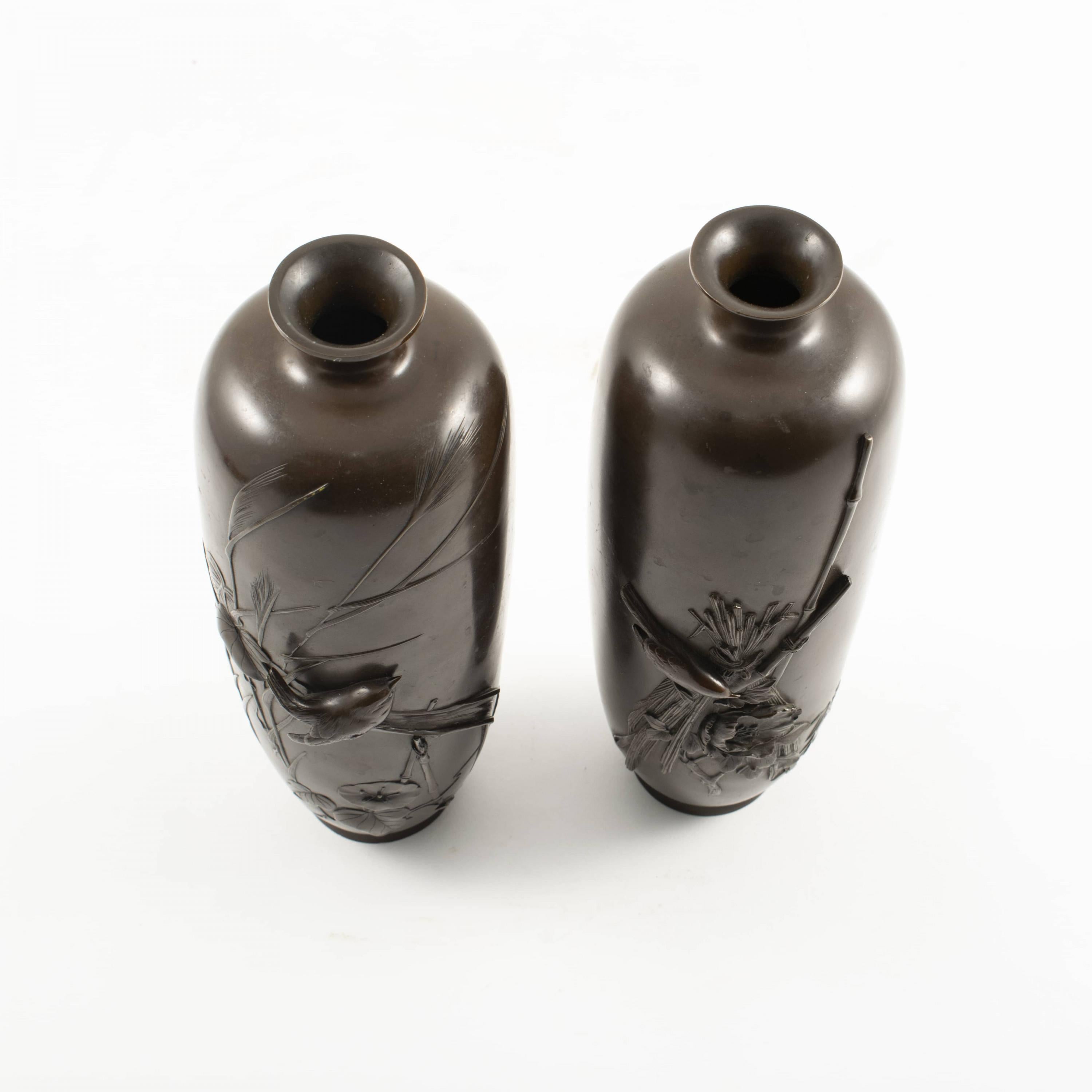 Pair of Japanese Meiji Bronze Vases In Good Condition In Kastrup, DK