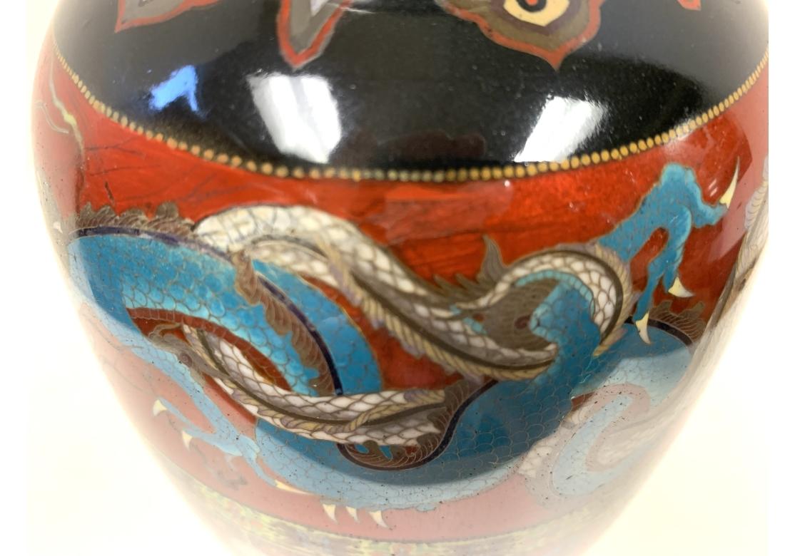 Paire de vases cloisonnés japonais de l'ère Meiji en vente 4
