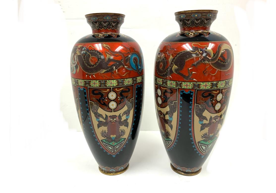 Paire de vases cloisonnés japonais de l'ère Meiji en vente 6