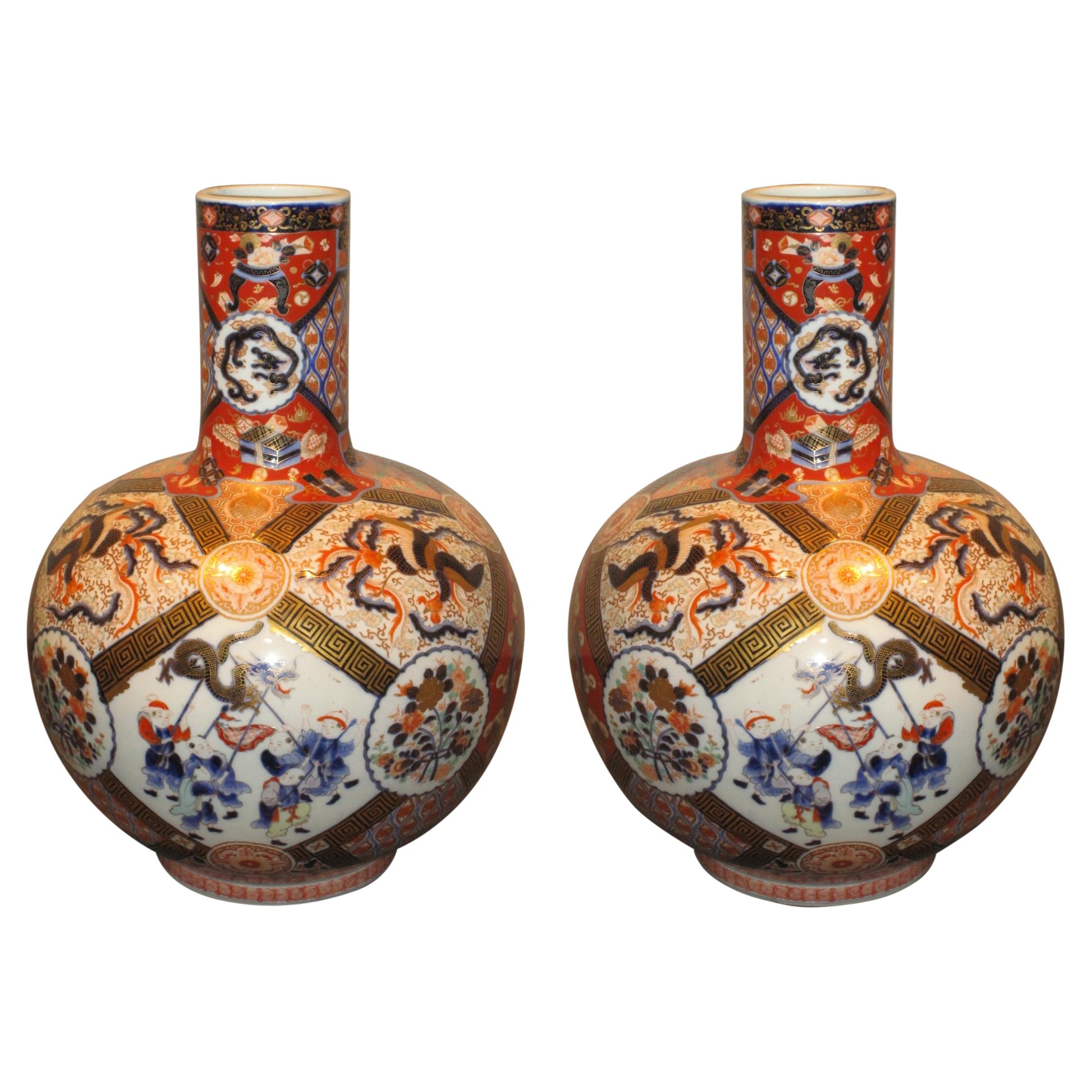 Pair of Japanese Late Meiji Period Fukagawa Porcelain Vases, circa 1900 For Sale