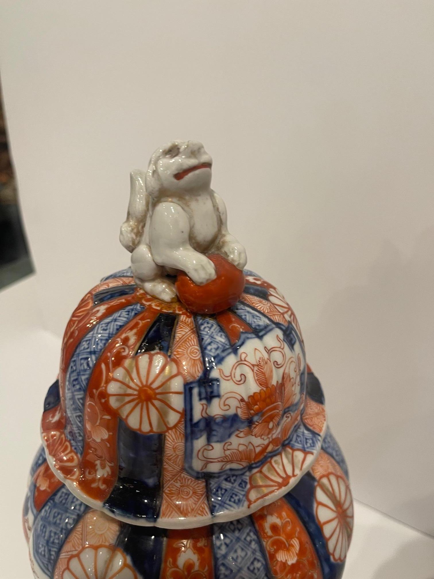 Pair of Japanese Meiji Period Porcelain Lidded Jars, 19th Century For Sale 2