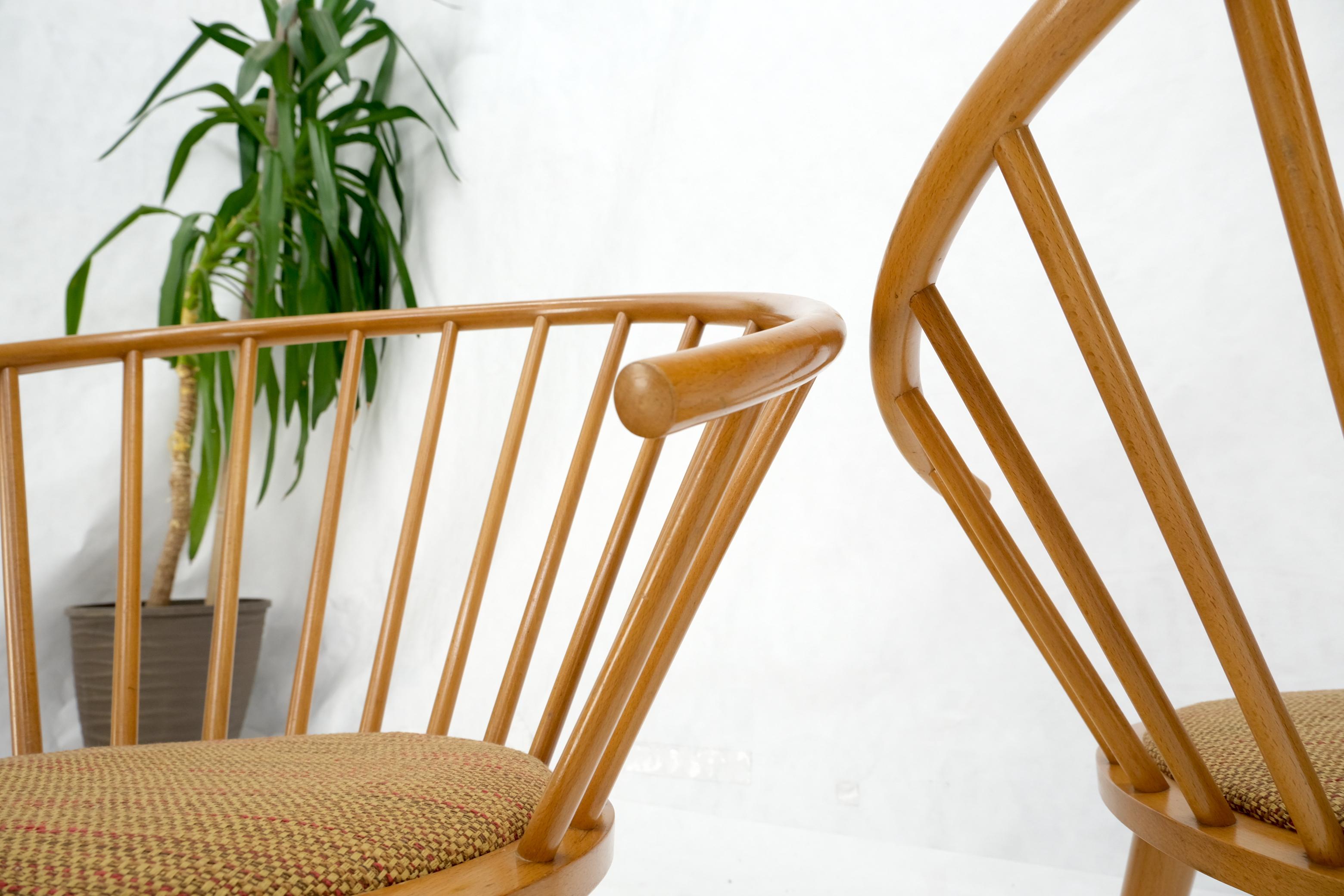 Bouleau Paire de chaises longues japonaises modernes du milieu du siècle dernier Akita Mokko à dossier baril en vente