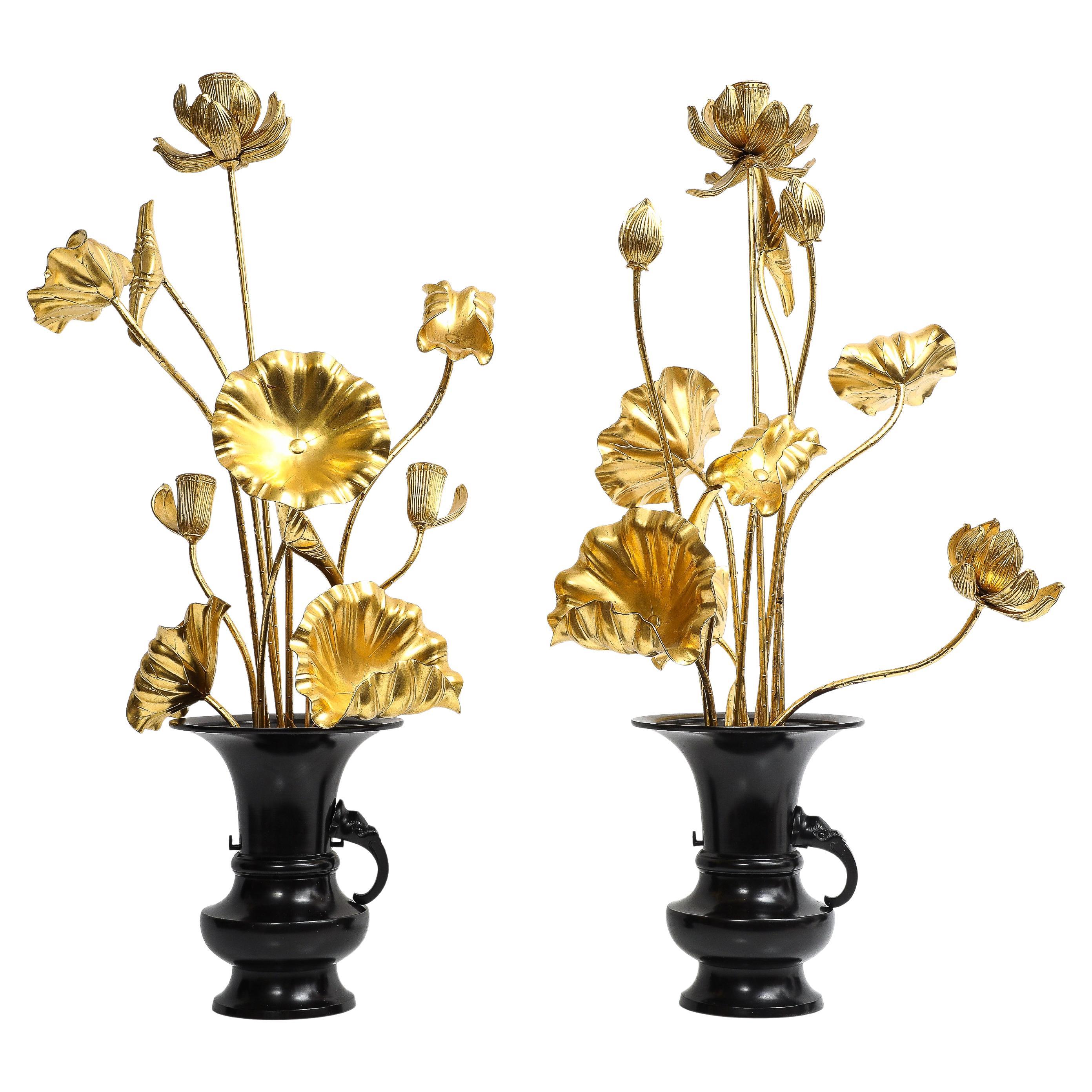 Paire de vases japonais en bronze patiné avec fleurs en bois sculpté et doré, Chanel en vente
