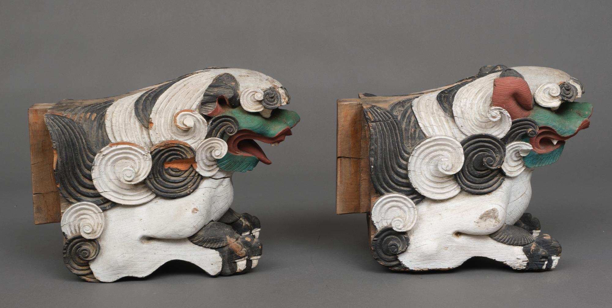 Pair of Japanese Polychrome Temple Ornaments 木鼻 'Kibana' Shaped like Shishi 獅子 For Sale 3