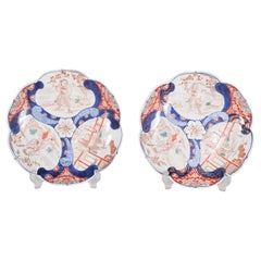 Pareja de Platos Recortados de Porcelana Japonesa, Imari