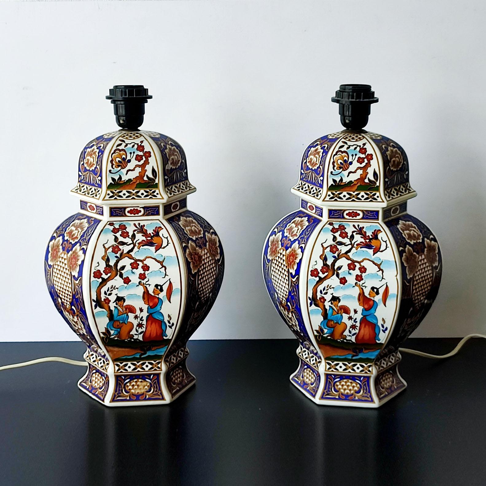 Pair of Japanese Porcelain Table Lamps and a Lidded Urn, Mid-20th Century For Sale 1