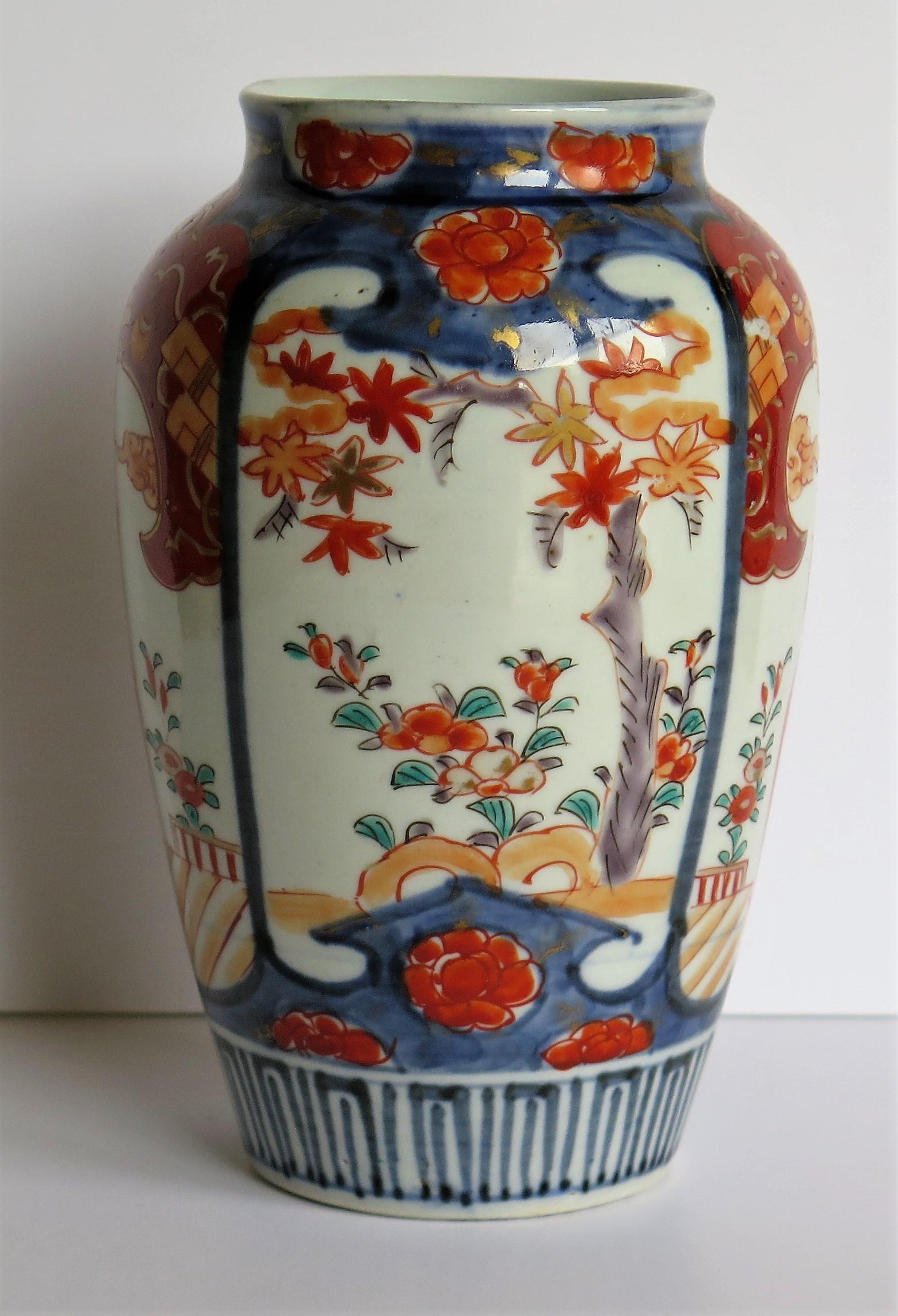 Pair of Japanese Porcelain Vases Hand Painted, Meiji Period, circa 1880 4