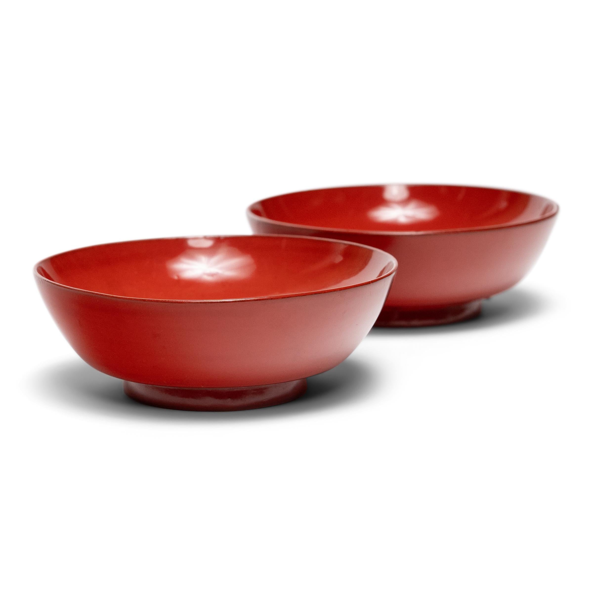 Minimalist Pair of Japanese Red Lacquer Footed Bowls For Sale