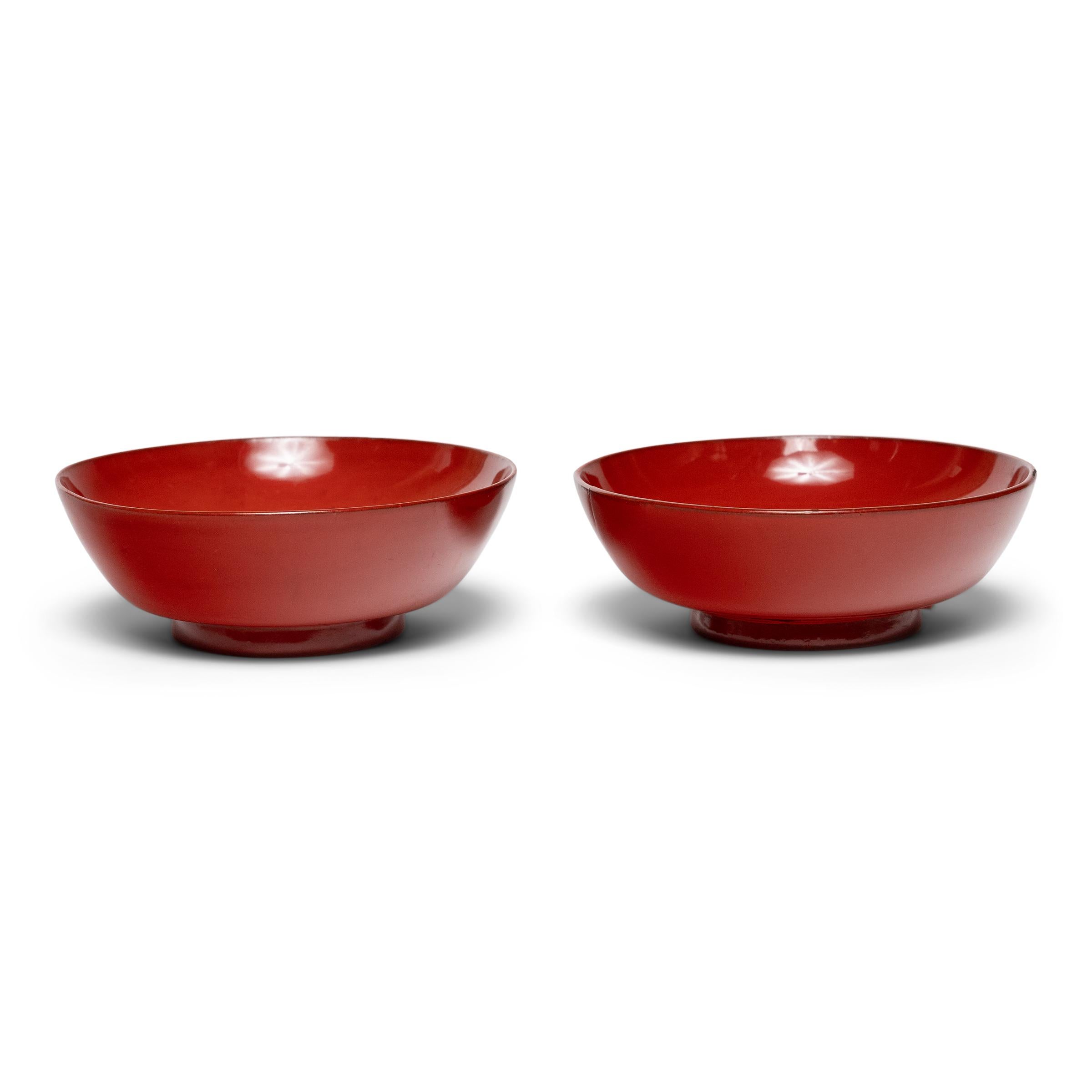 Lacquered Pair of Japanese Red Lacquer Footed Bowls For Sale