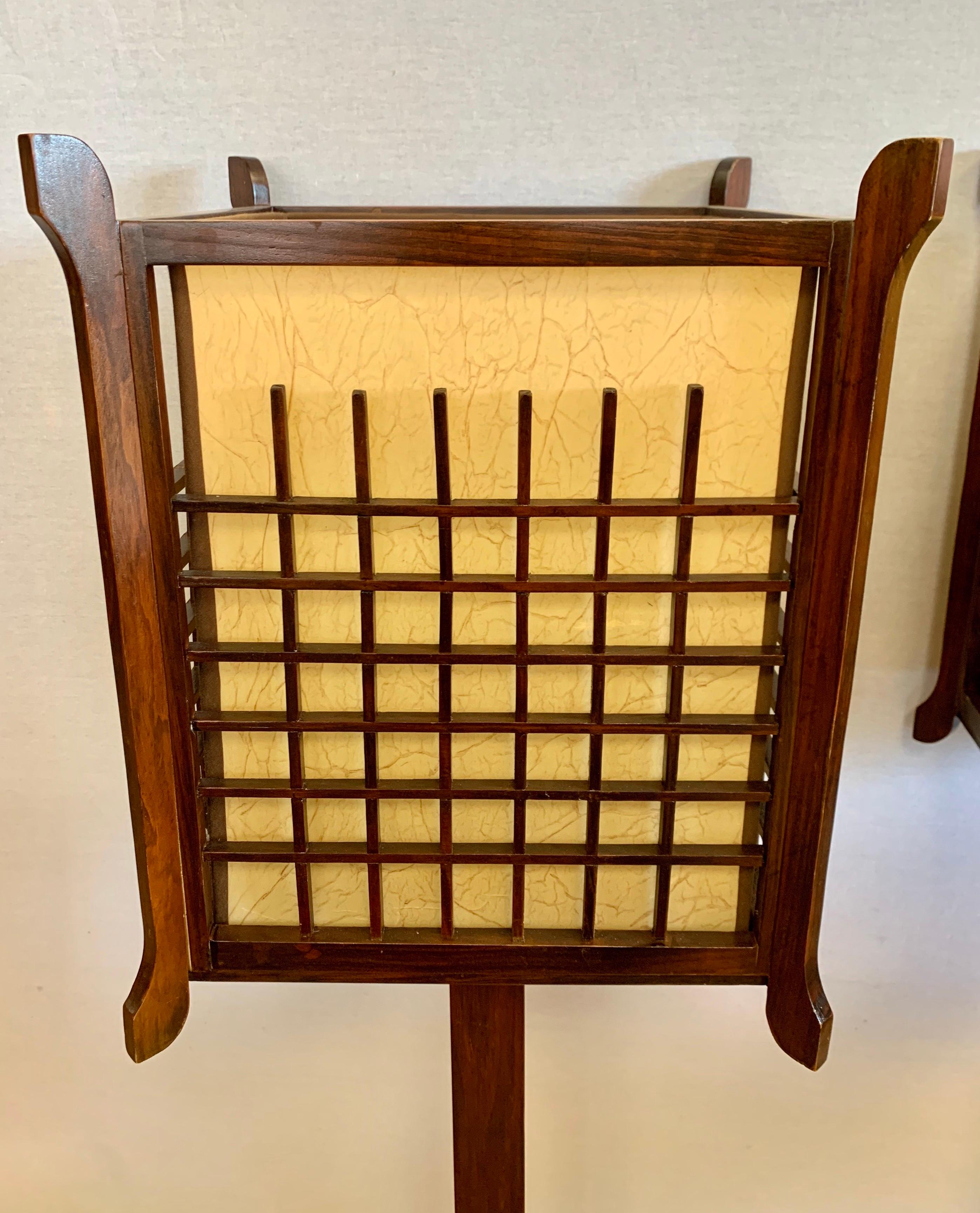 Pair of Japanese Rice Paper Floor Lamps In Good Condition In West Hartford, CT