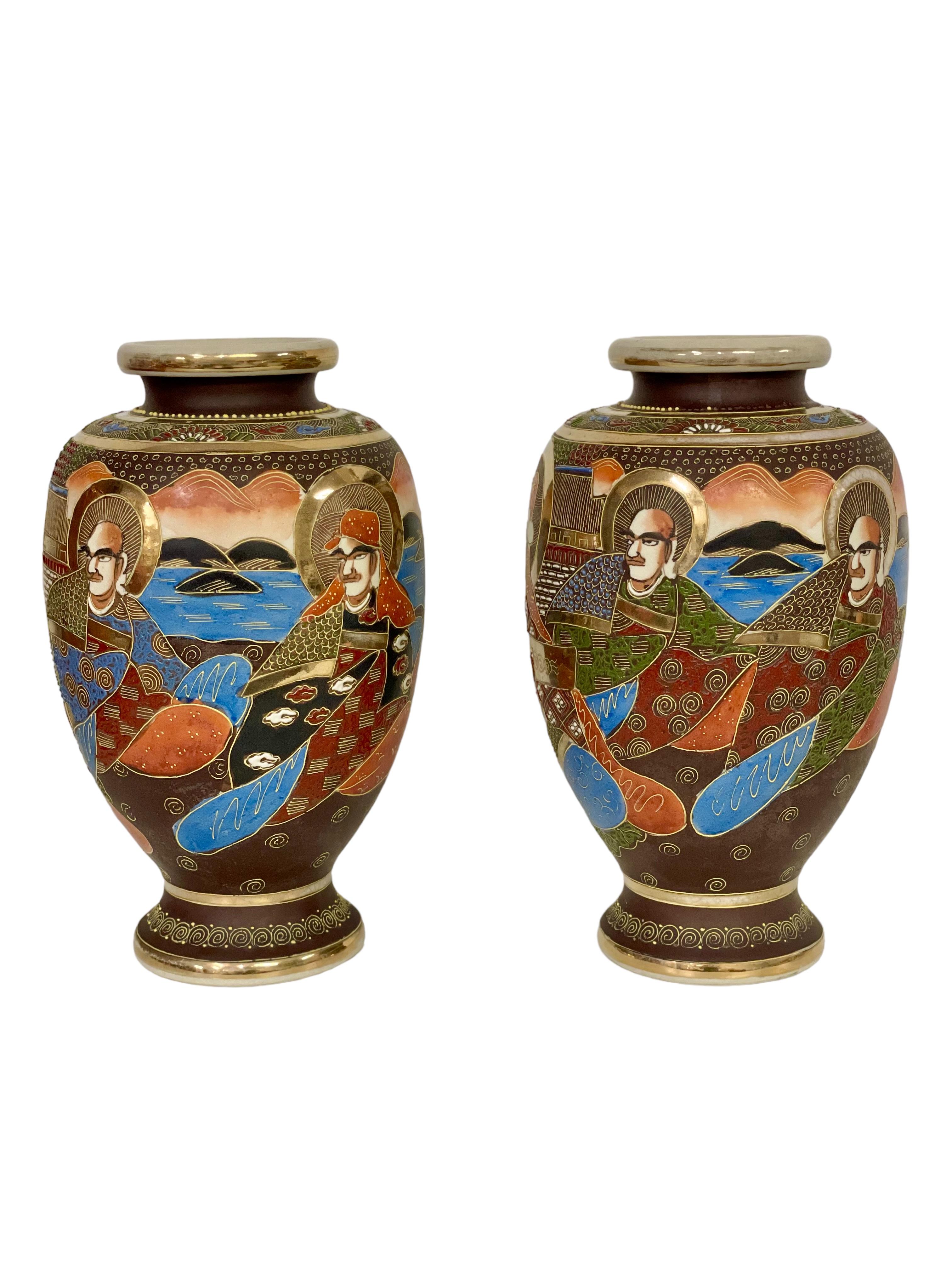 Pair of Porcelain Japanese Satsuma 'Moriage' Gilt Vases  For Sale 1