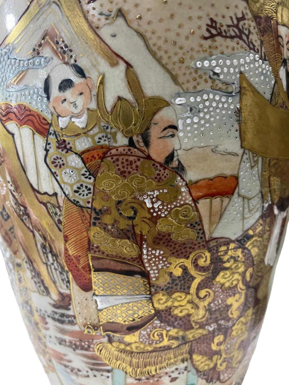 Pair of JAPANESE SATSUMA warriors vases, Early 20th Century For Sale 5