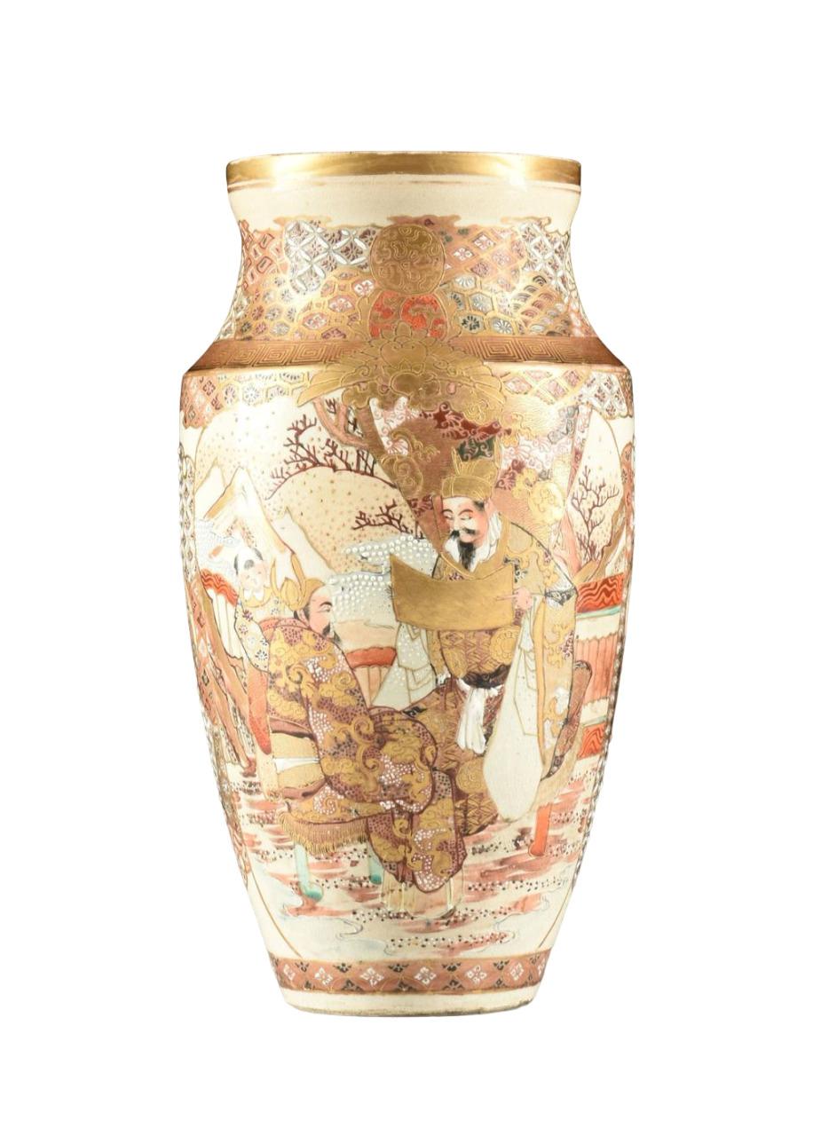 Japanese Pair of JAPANESE SATSUMA warriors vases, Early 20th Century