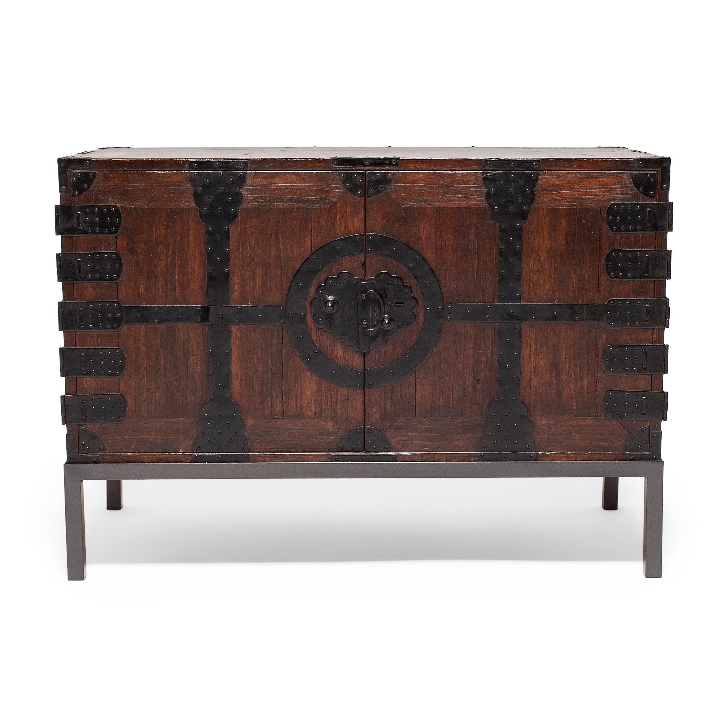 Meiji Pair of Japanese Tansu Chest Side Tables, C. 1900