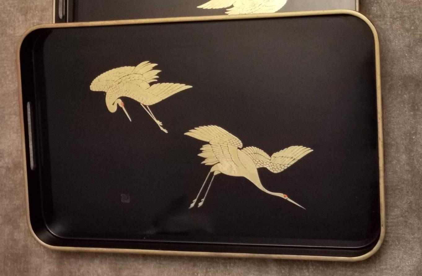 Pair of Japanese Trays in Black Resin Lacquer Effect with Gold Painted Cranes In Good Condition In Prato, Tuscany