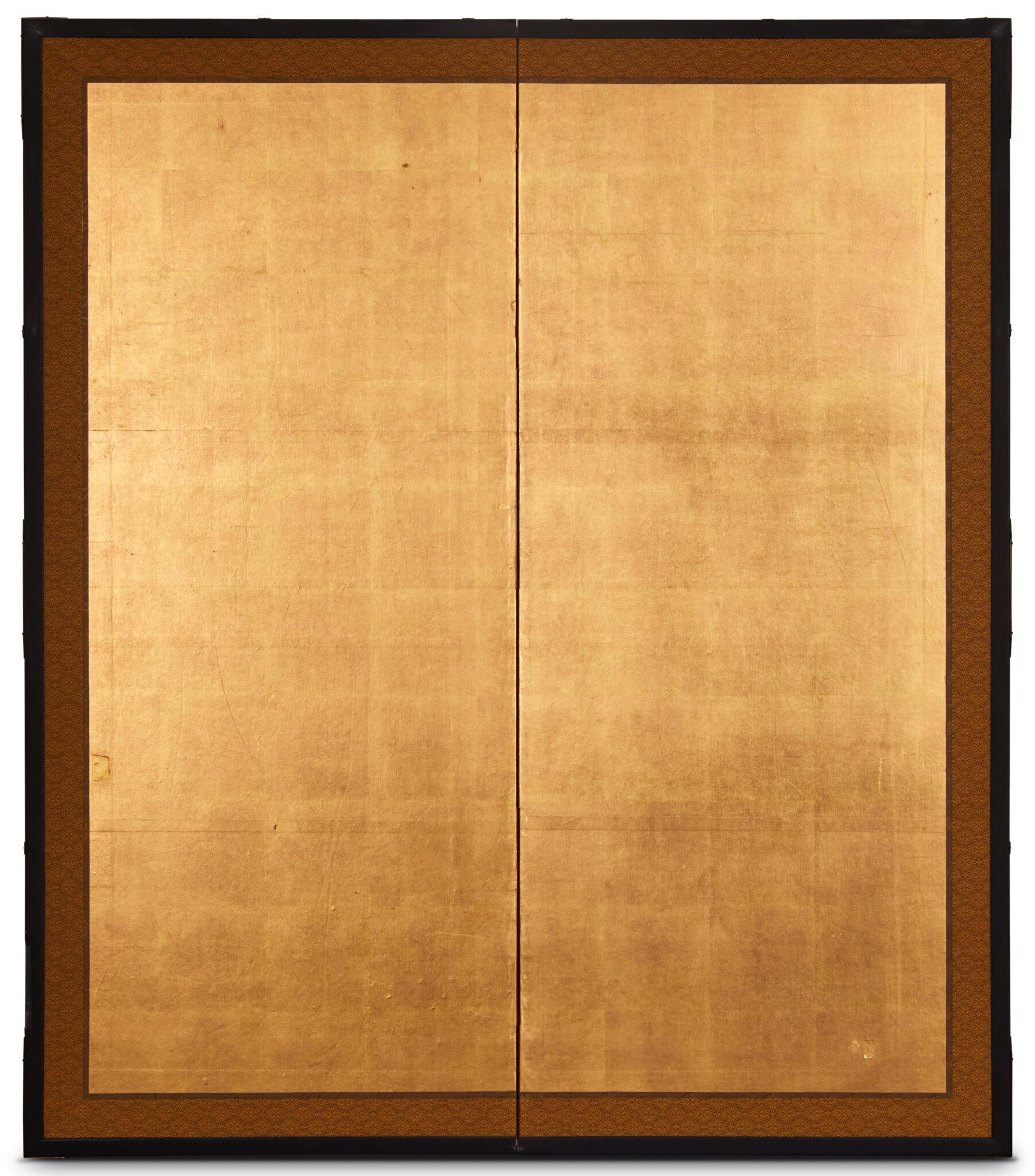 (Senza immagine) Foglia d'oro su carta di gelso con bordo in broccato di seta e finiture in lacca nera. Le misure elencate si riferiscono a ogni schermo.