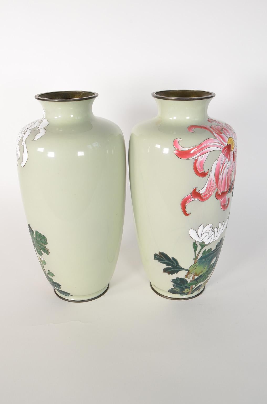 Pair of Japanese Vases 19th Century Bronze Enamel Cloisonne Meiji Period In Good Condition In Nürnberg, Bavaria