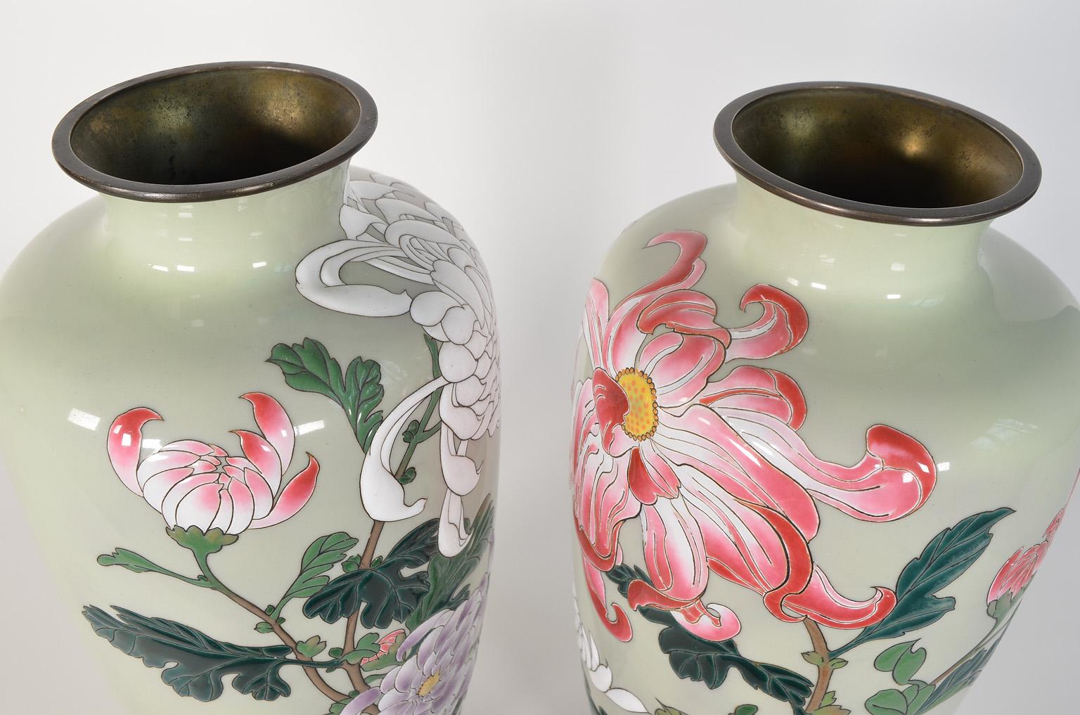 Pair of Japanese Vases 19th Century Bronze Enamel Cloisonne Meiji Period 2