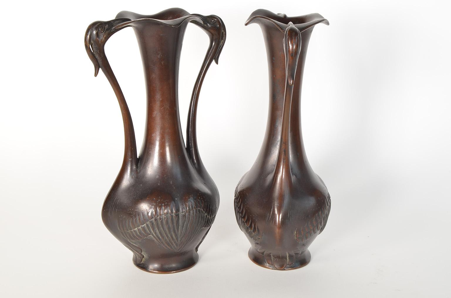 Pair of Japanese Vases 19th Century Bronze with Flamingo Decor Meiji Period For Sale 2