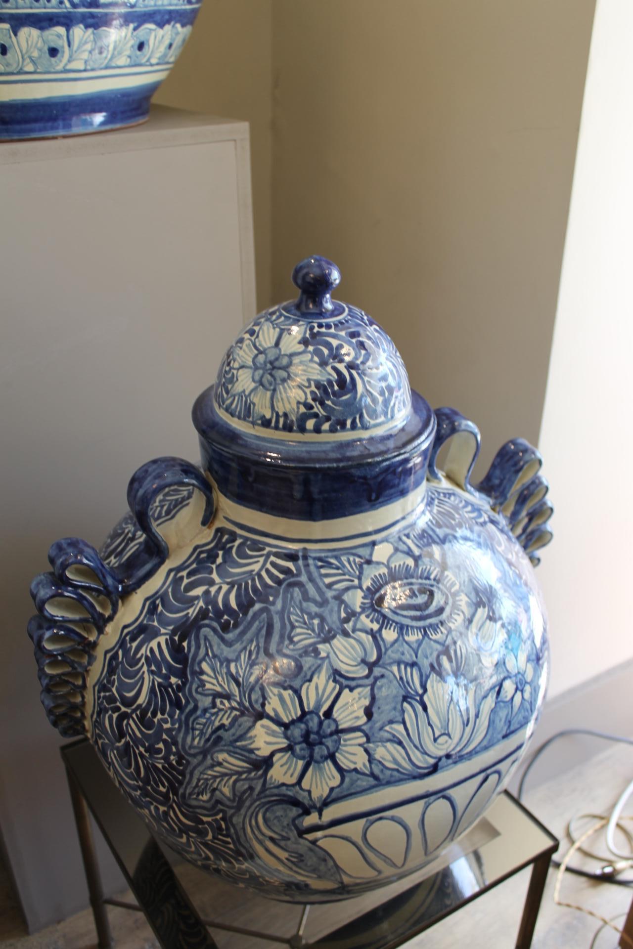 Pair of jars, ceramic, Mexico, 20th century For Sale 3