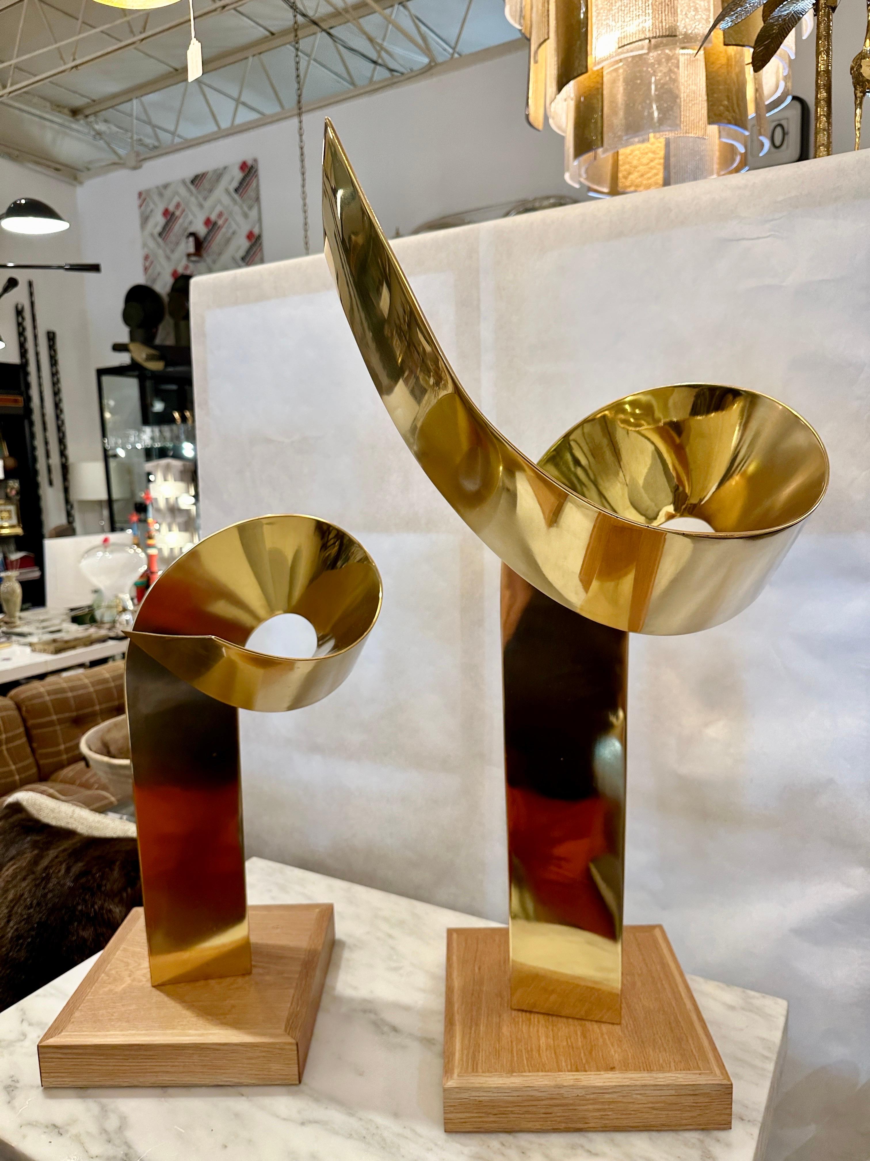 Paire de sculptures en laiton montées Jean-Claude Hug - SIGNÉE en vente 3