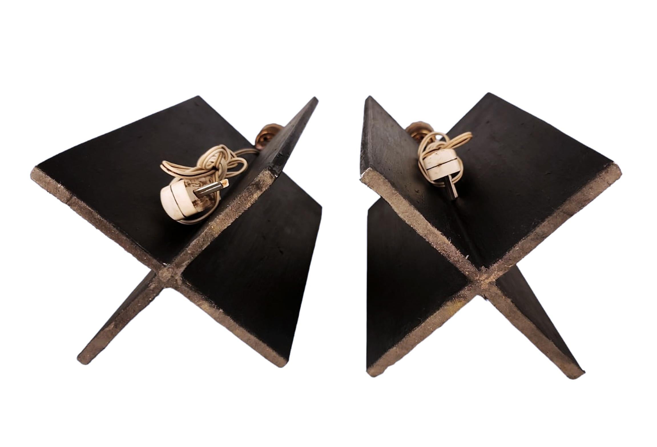 Ein Paar Eisenlampen „Croisillon“ von Jean-Michel Frank für Argentinische Company Comte aus Eisen (Mitte des 20. Jahrhunderts) im Angebot