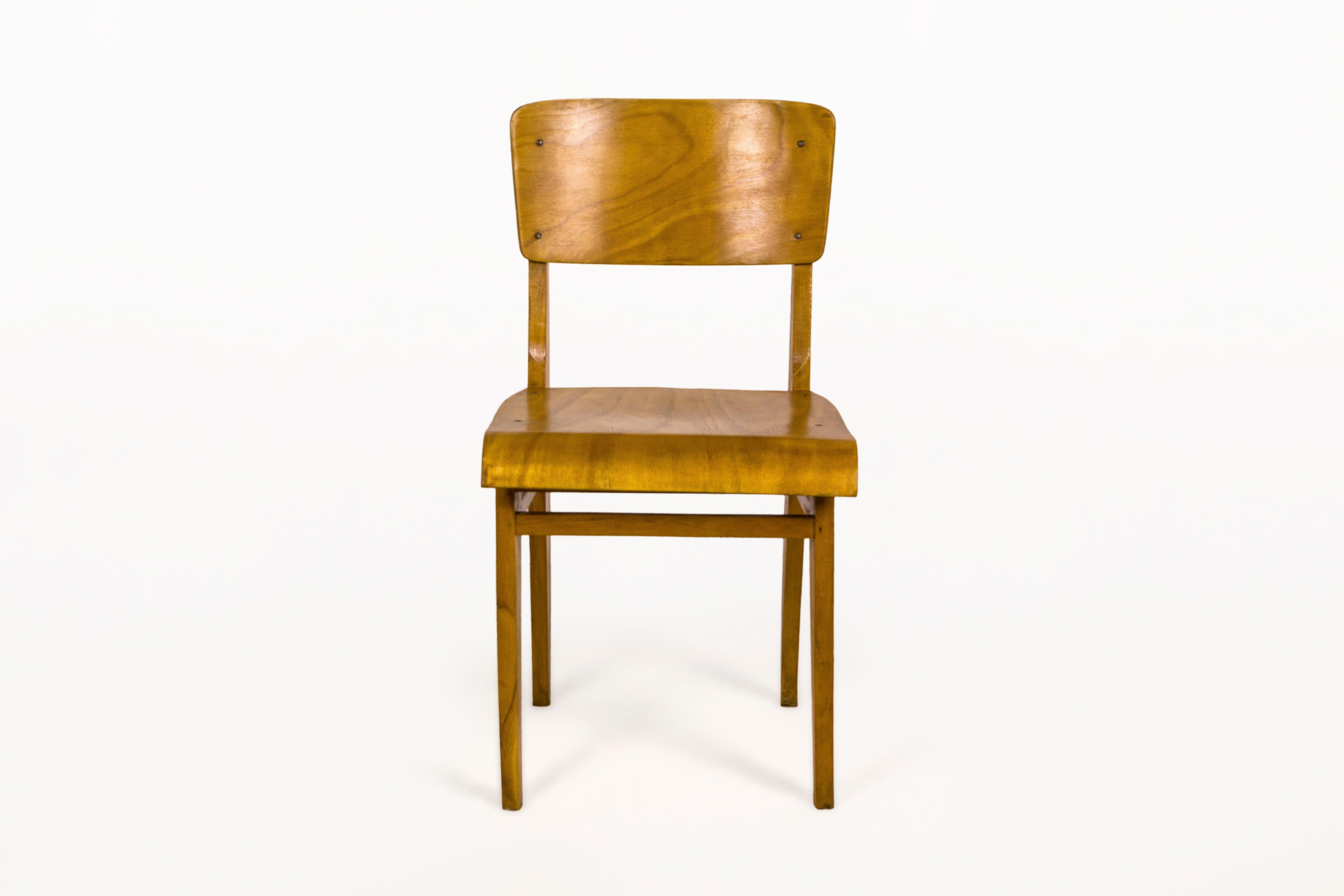 Paire de chaises standard en bois Jean Prouvé 