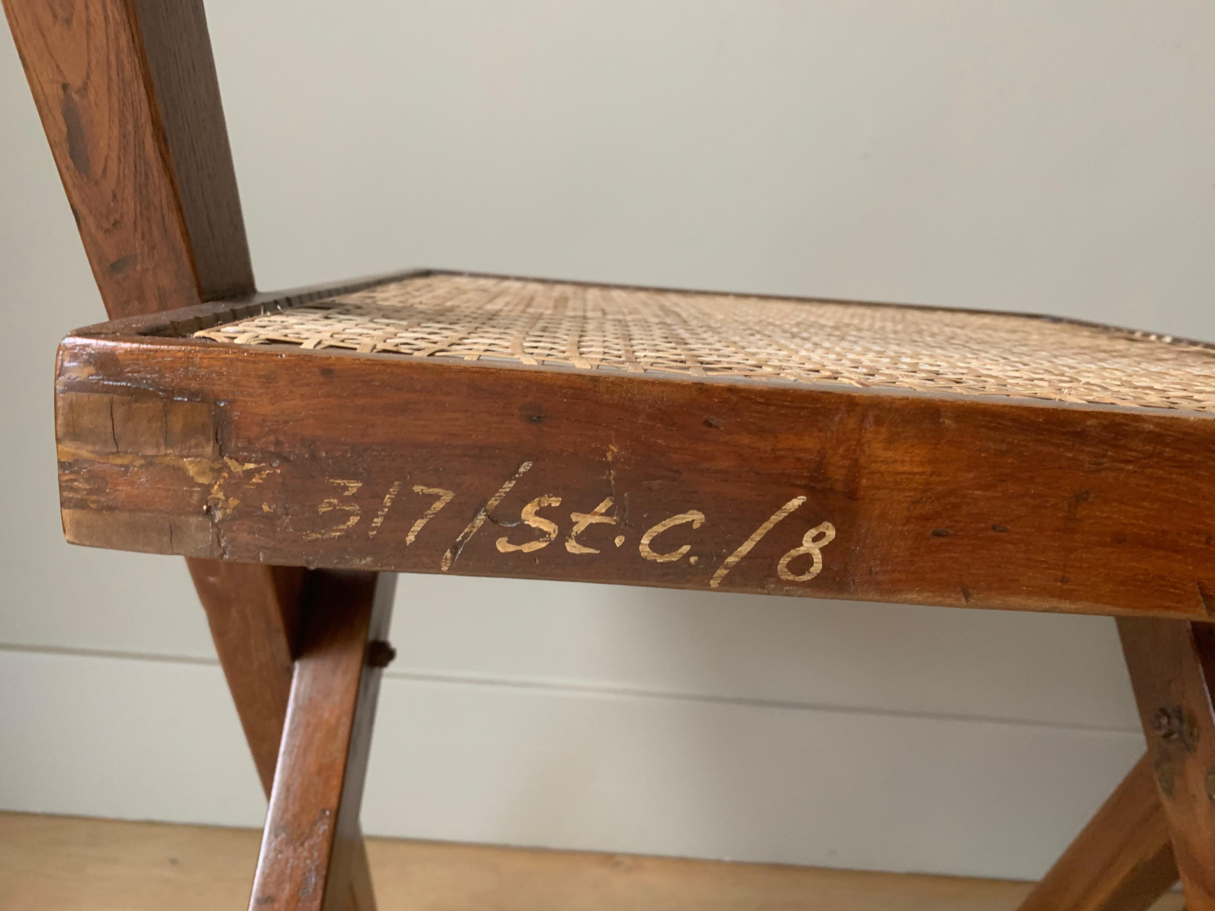 Paire de chaises de bibliothèque Jeanneret en vente 2