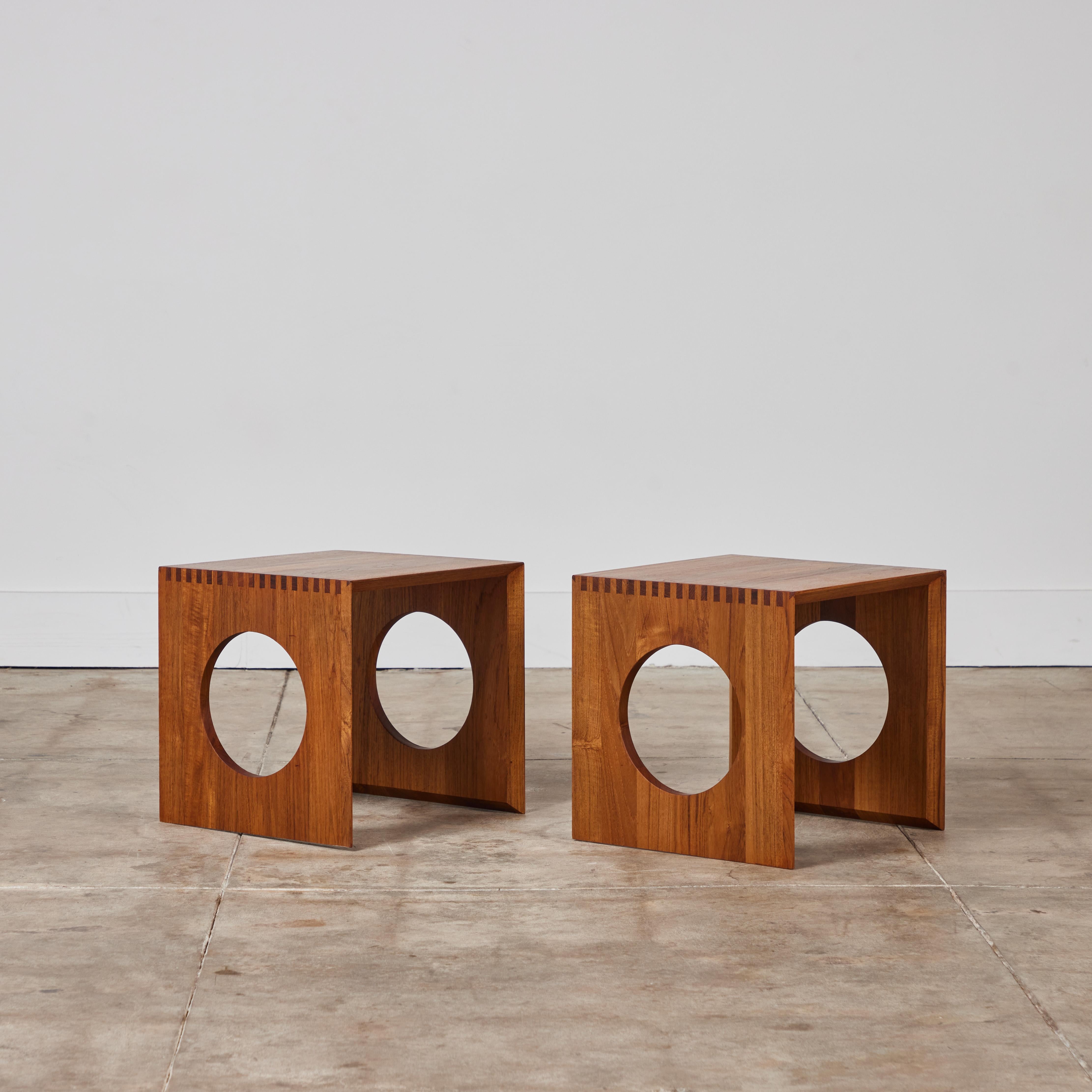 Scandinave moderne Paire de tables d'appoint cubiques imbriquées Jens H. Quistgaard en vente