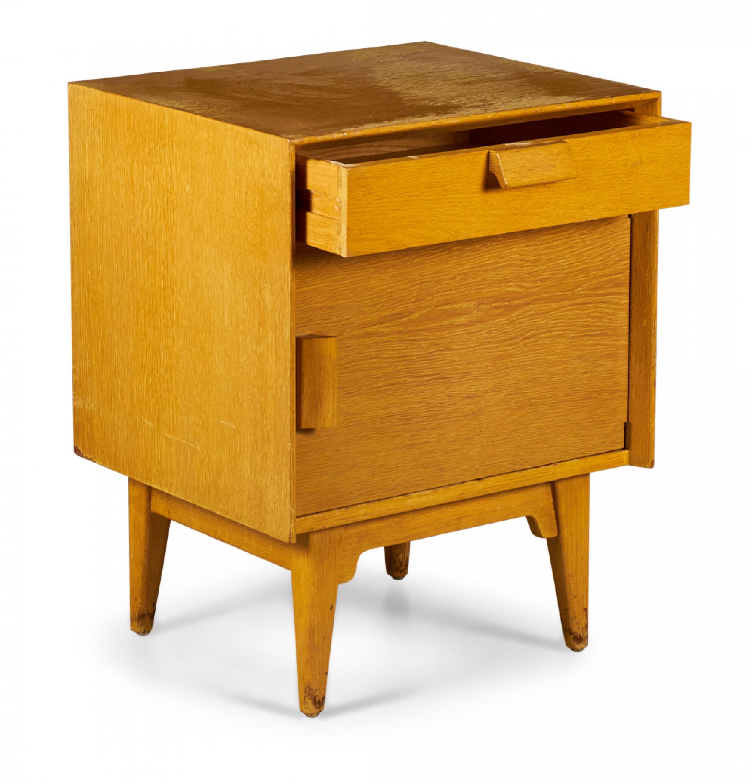 Pair of Jens Risom Danish Mid-Century Blond Oak Bedside Table / Commodes For Sale 4