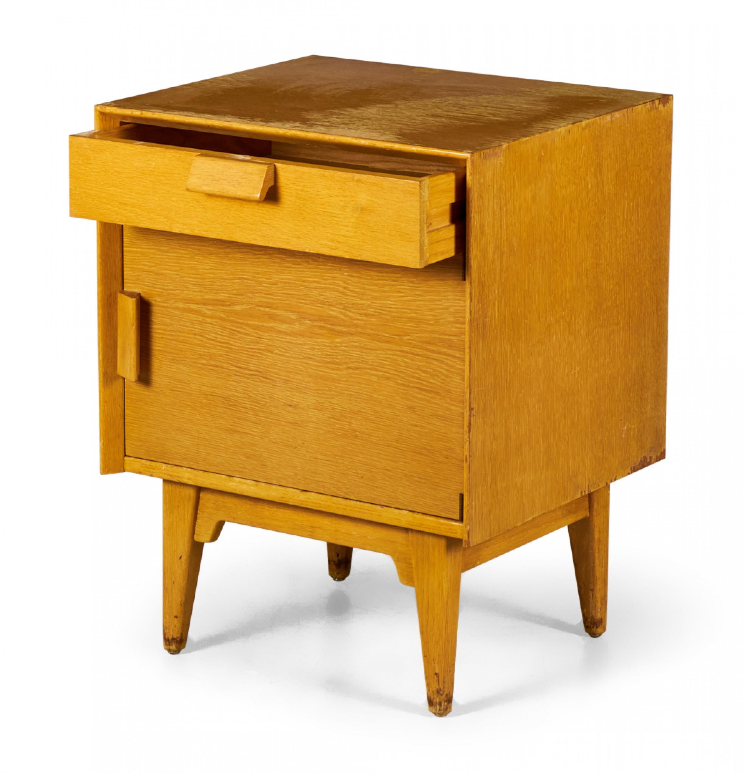 Pair of Jens Risom Danish Mid-Century Blond Oak Bedside Table / Commodes For Sale 7