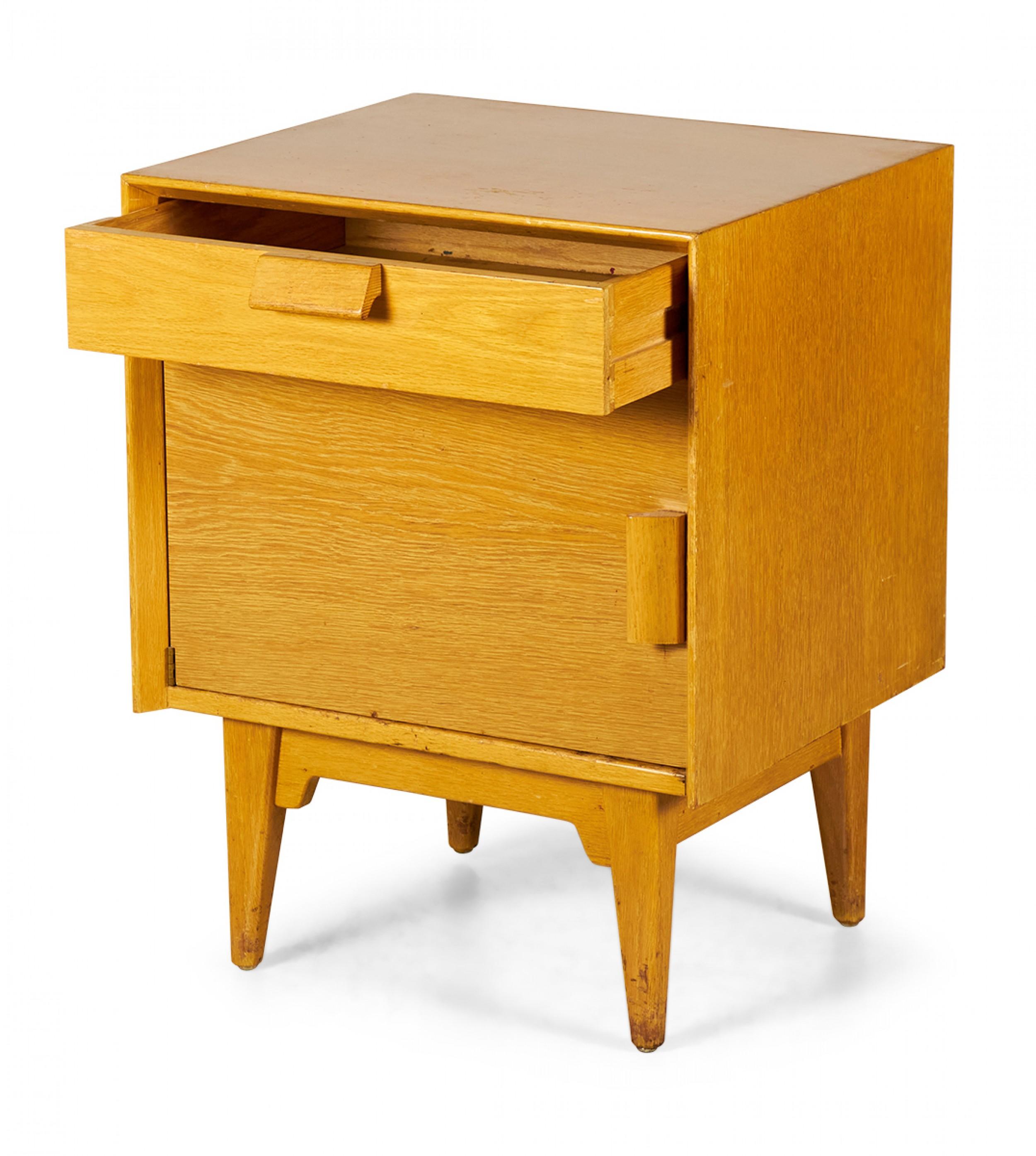 Pair of Jens Risom Danish Mid-Century Blond Oak Bedside Table / Commodes For Sale 10