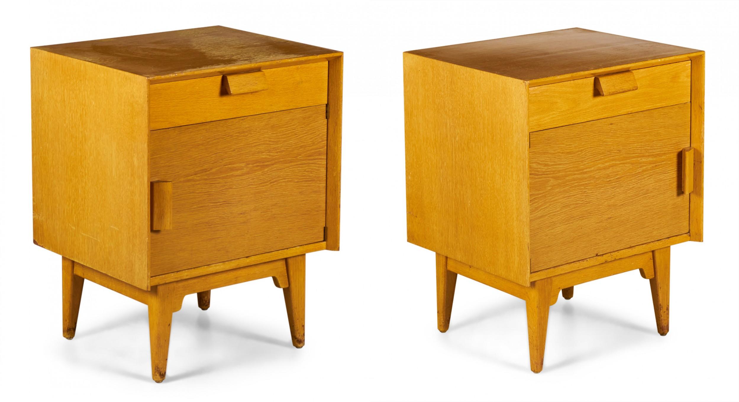 Pair of Jens Risom Danish Mid-Century Blond Oak Bedside Table / Commodes For Sale 3