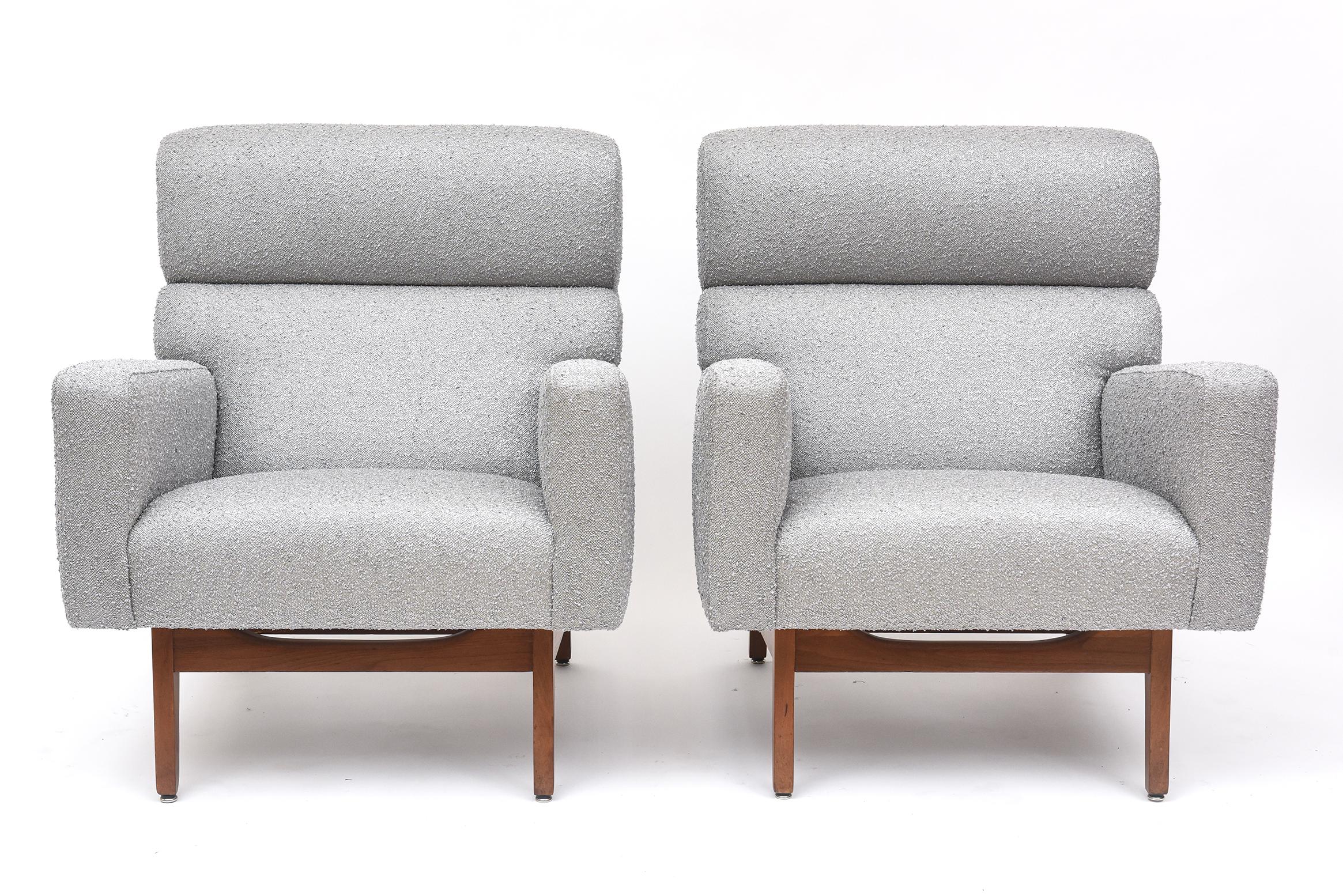 Mid-Century Modern Pair of Jens Risom Lounge Chairs For Sale