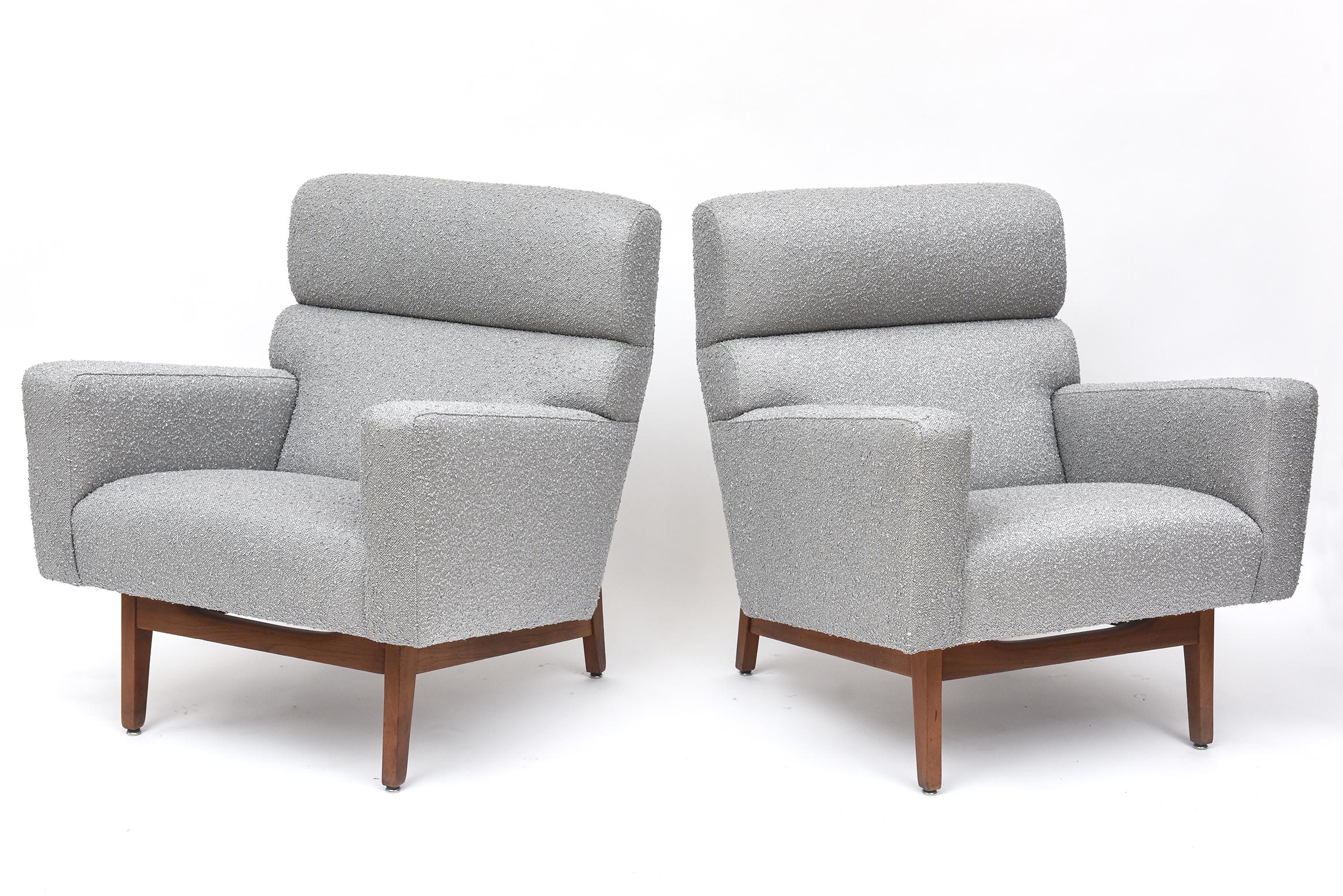 American Pair of Jens Risom Lounge Chairs For Sale
