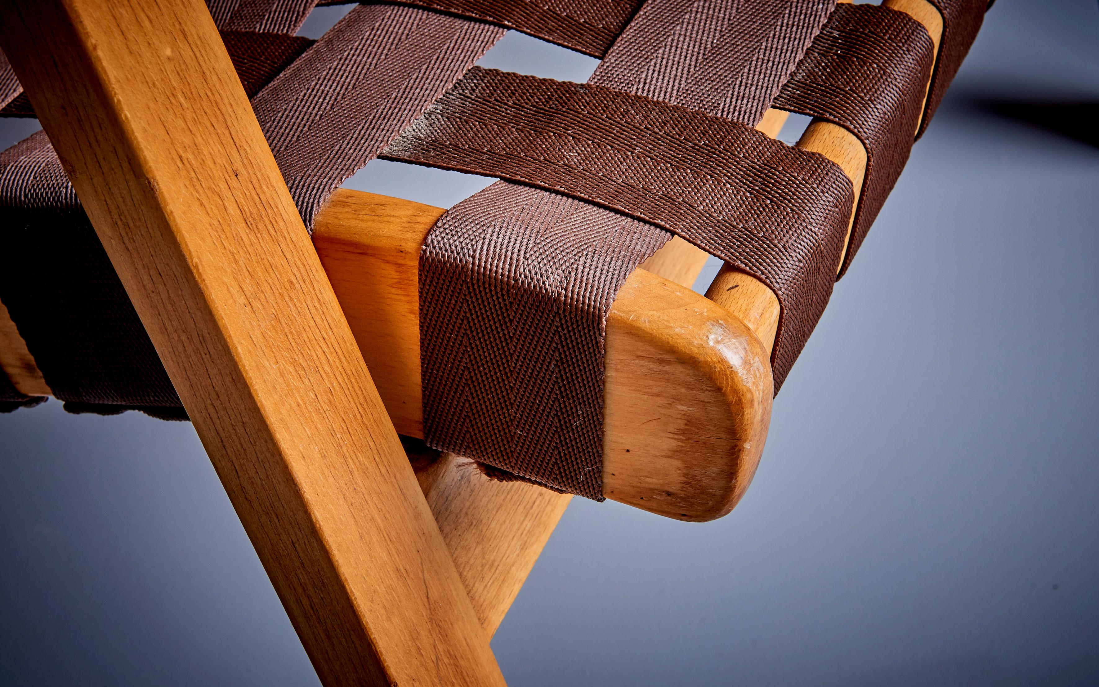 Paire de chaises longues Jens Risom en sangle brune pour Knoll, années 1950 Bon état - En vente à Berlin, DE