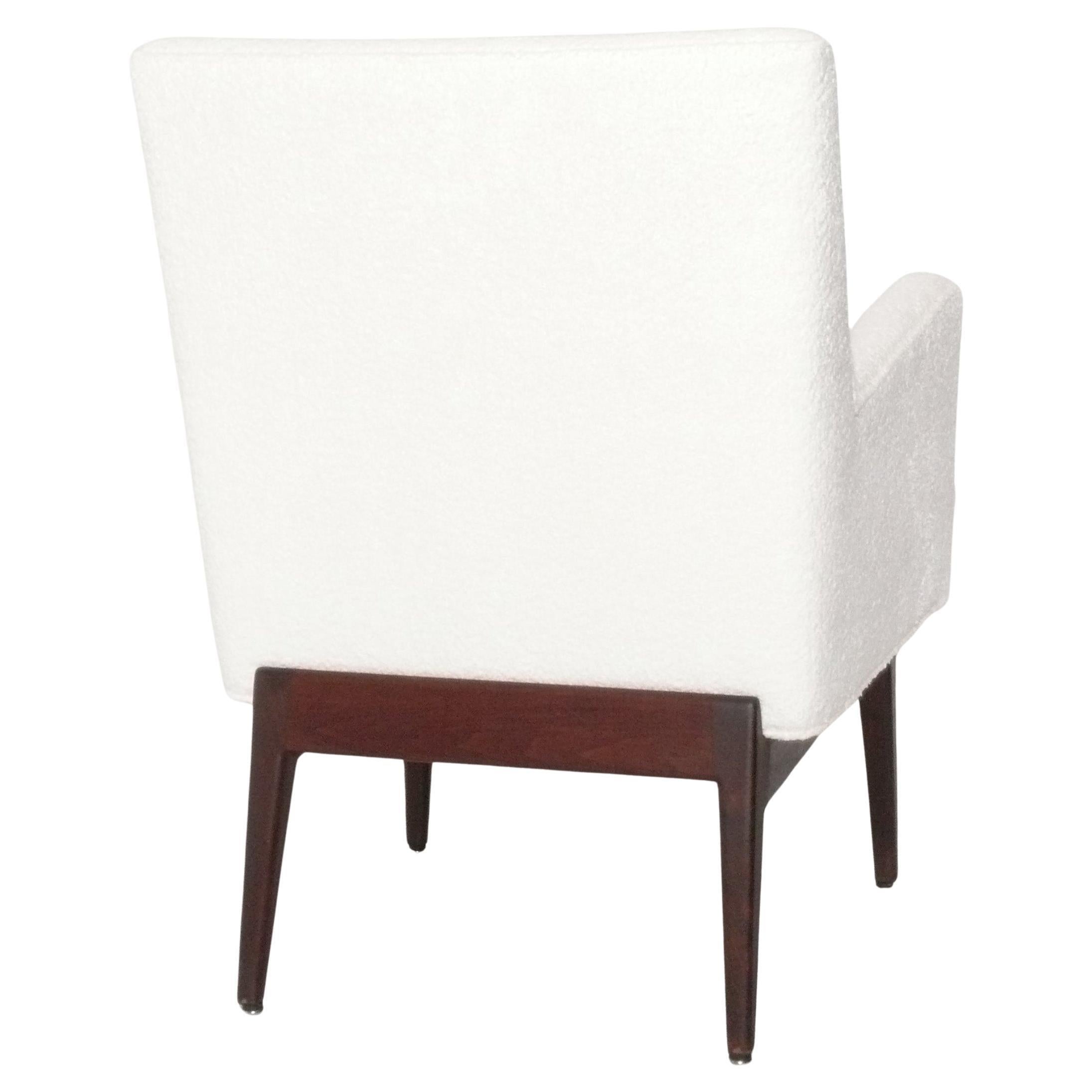 Américain Paire de chaises longues Jens Risom en tissu bouclé ivoire neuf en vente