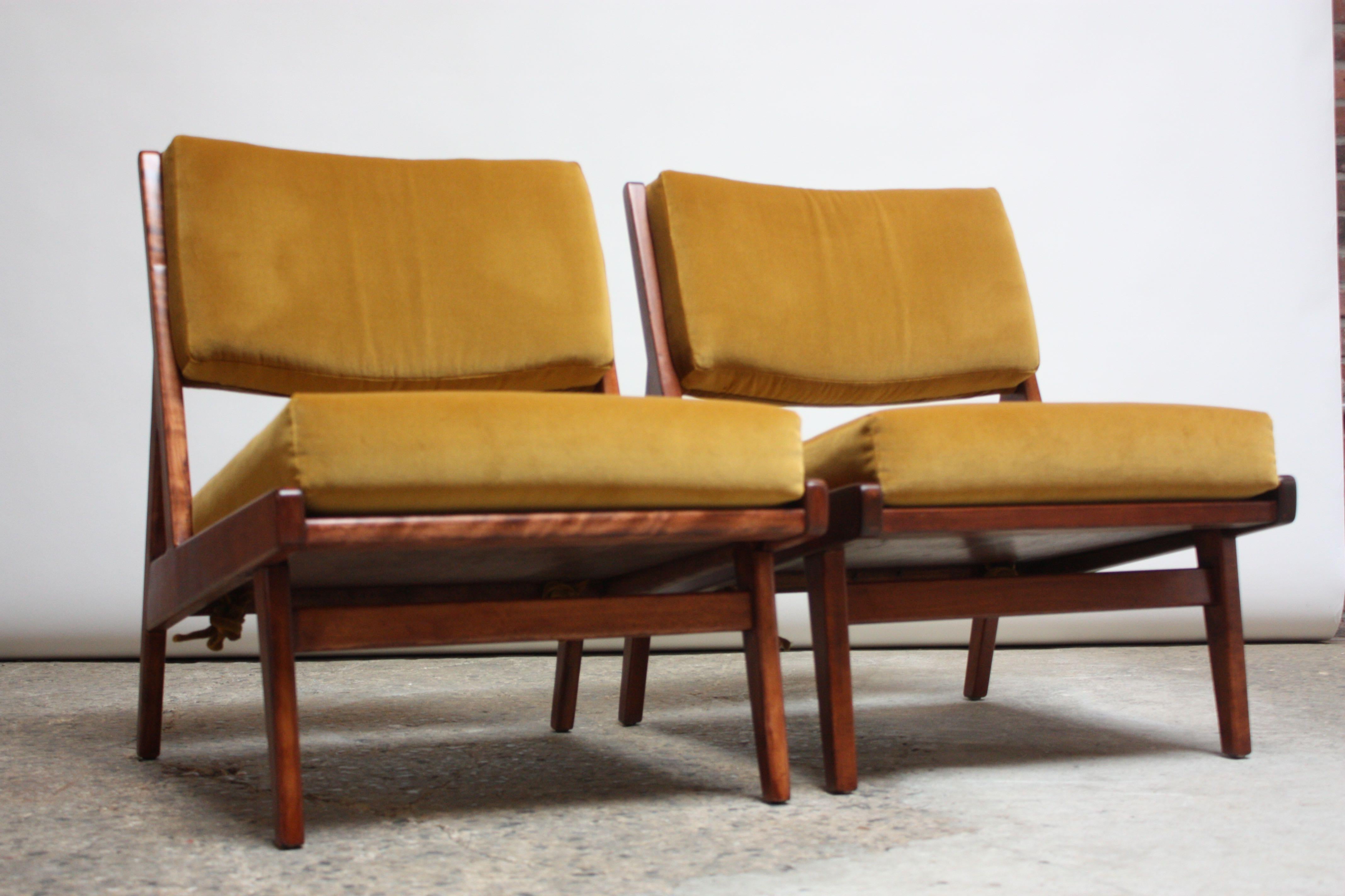 American Pair of Jens Risom Low Lounge Chairs Model U-431 in Walnut and Velvet