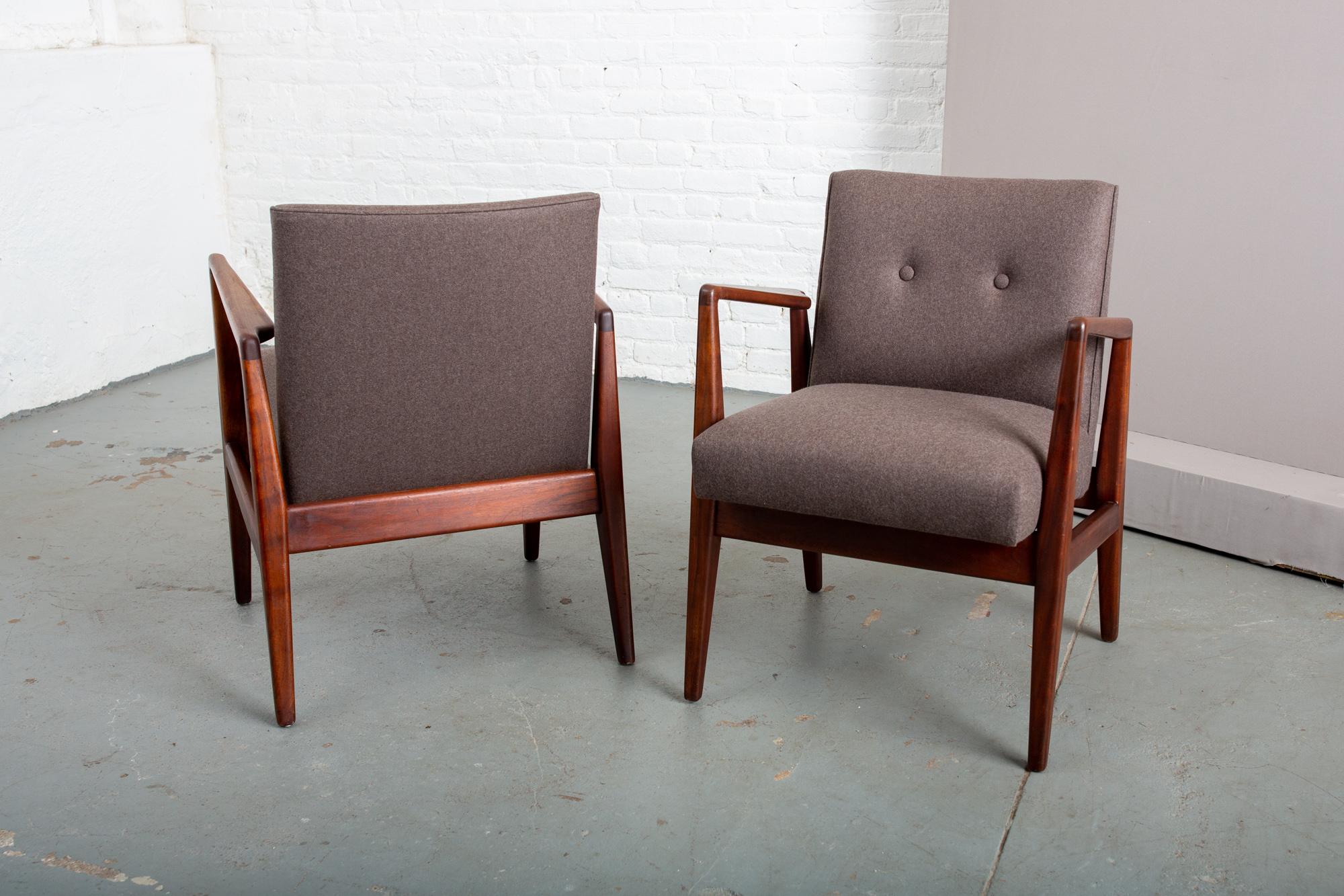 Pair of Jens Risom Mid-Century Modern Armchairs For Sale 9