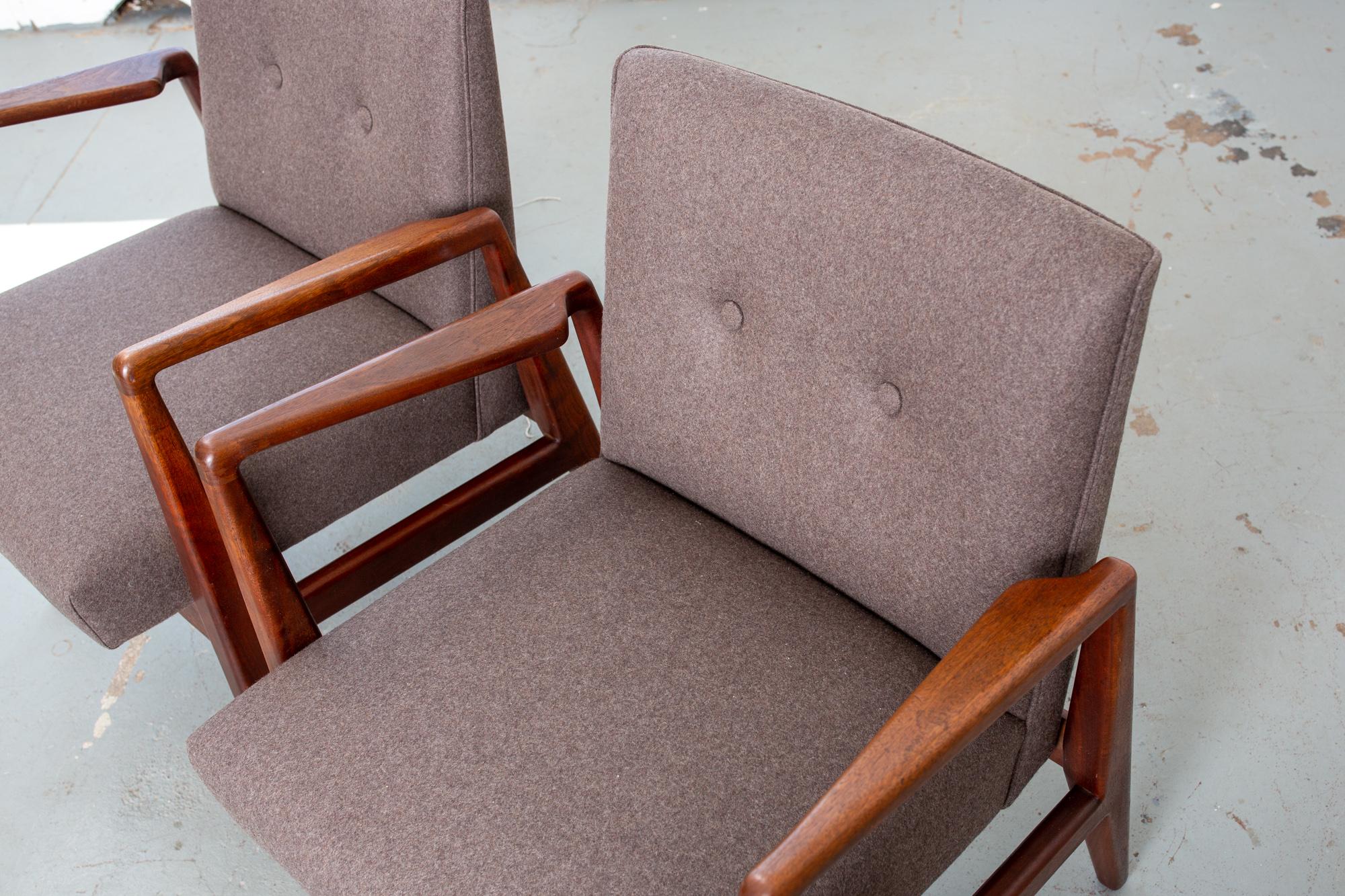 Danois Paire de fauteuils Jens Risom mi-siècle moderne en vente