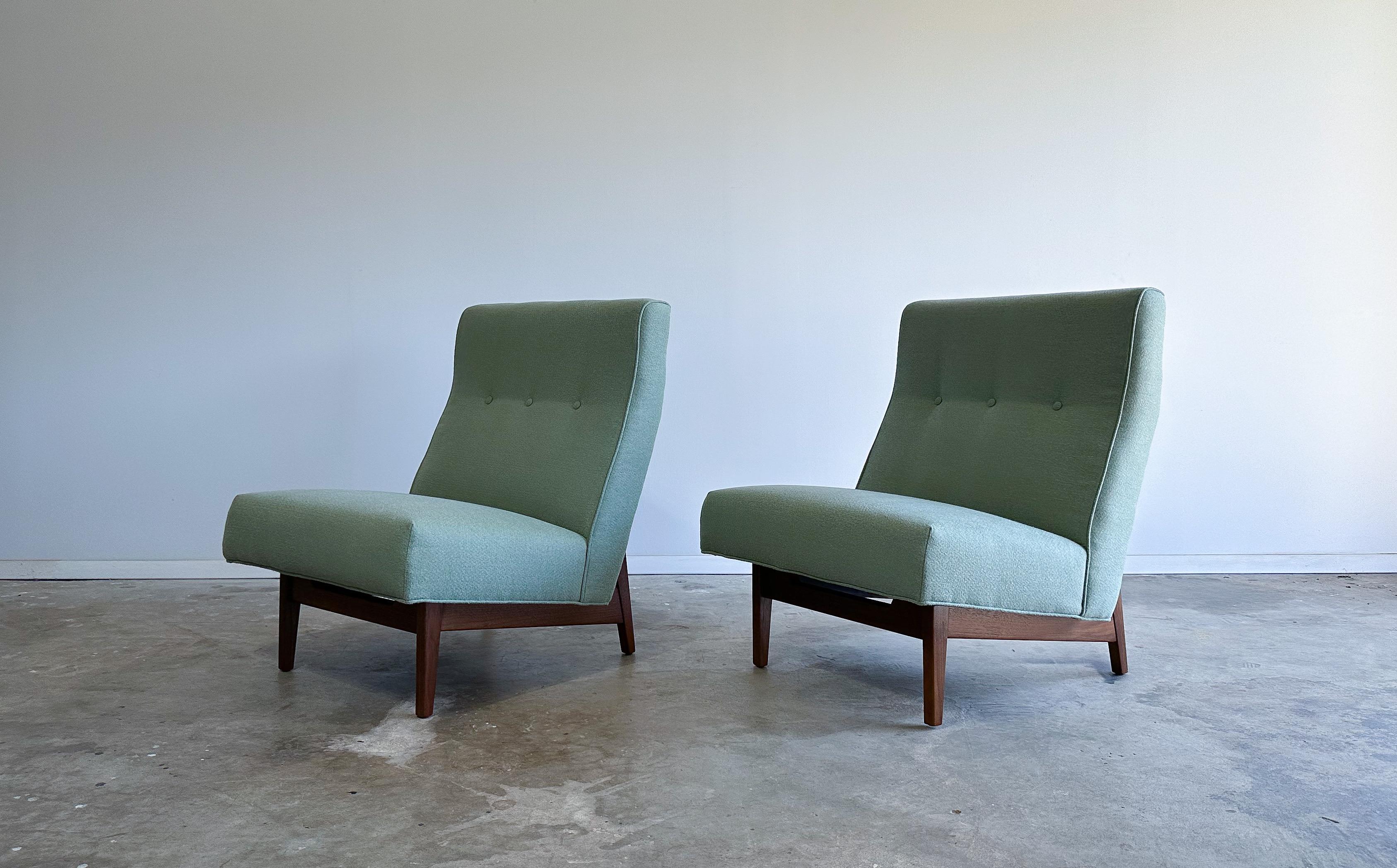 Tissu d'ameublement Paire de chaises pantoufles Jens Risom, années 1950 en vente