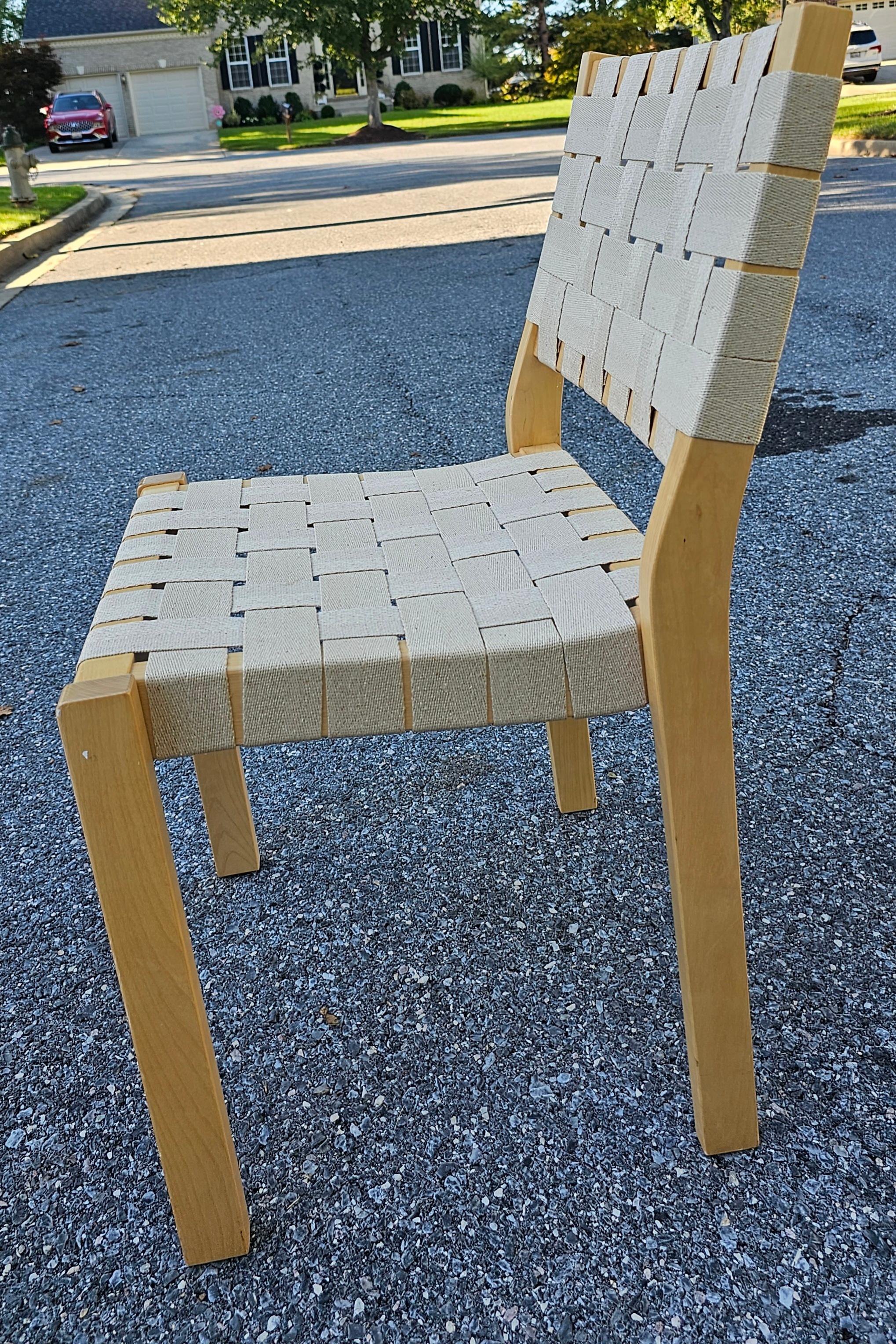 Paar Stühle aus Baumwoll-Canvas mit Webbed- und Ahornholzbezug im Jens Risom-Stil (Sonstiges) im Angebot
