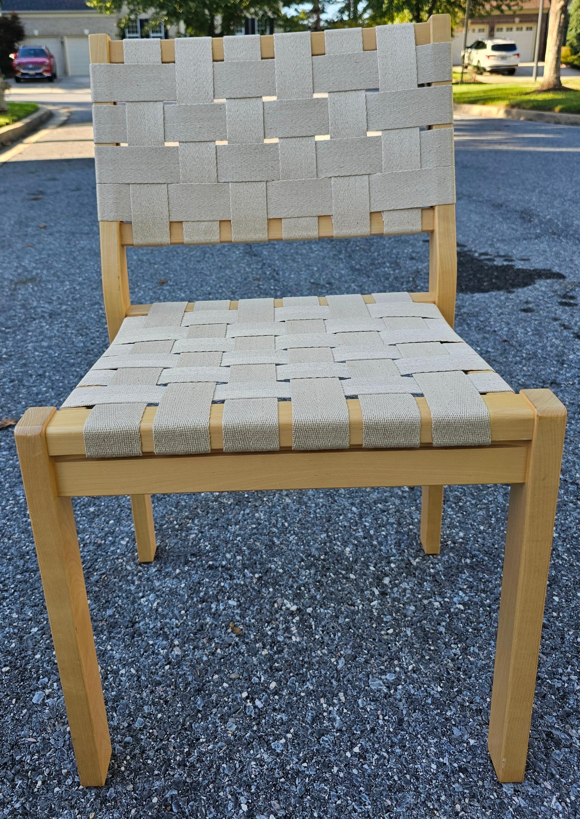 Paar Stühle aus Baumwoll-Canvas mit Webbed- und Ahornholzbezug im Jens Risom-Stil (Leinwand) im Angebot